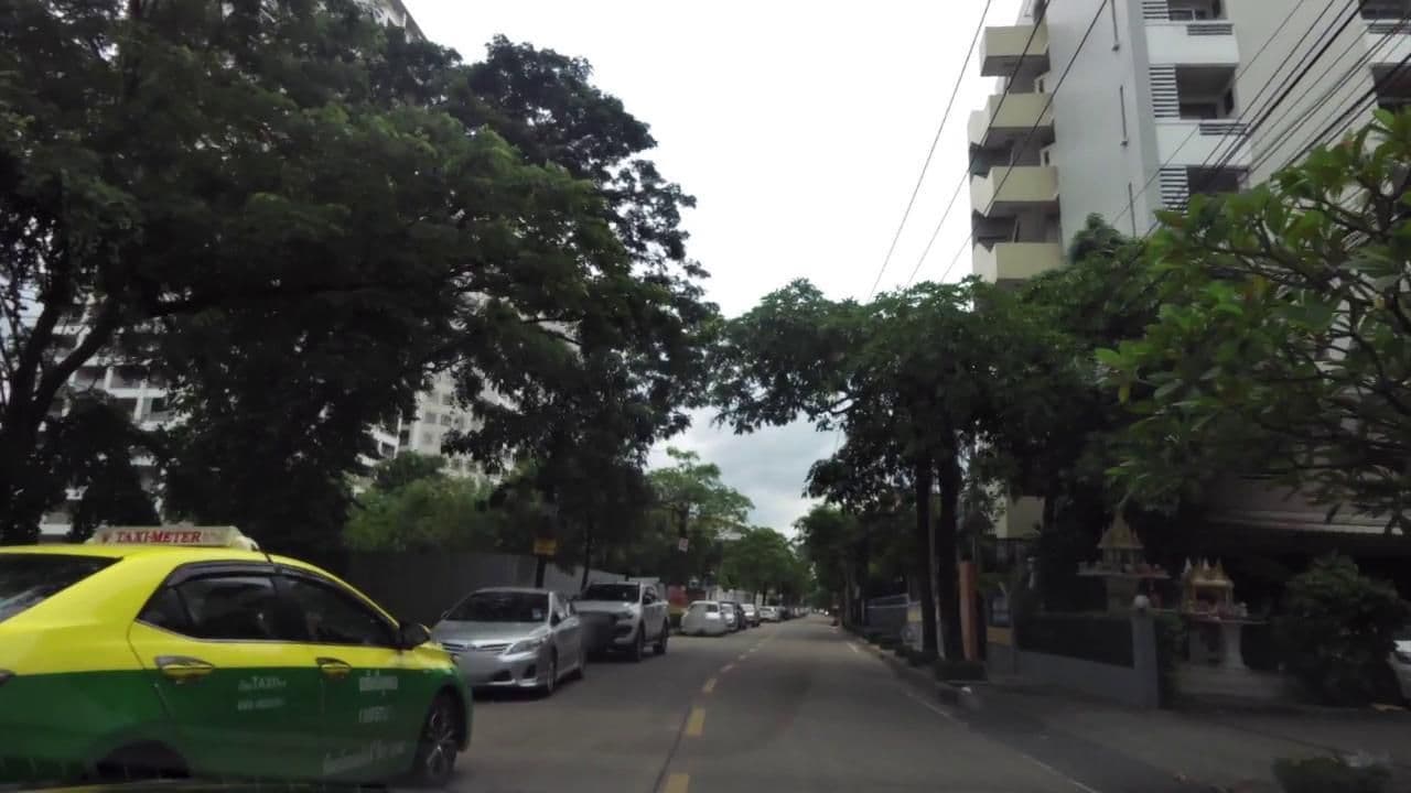 Street view near ดีคอนโด คาล์ม รามคำแหง 40, Huamak — © toffy (CC BY-SA · Mapillary)