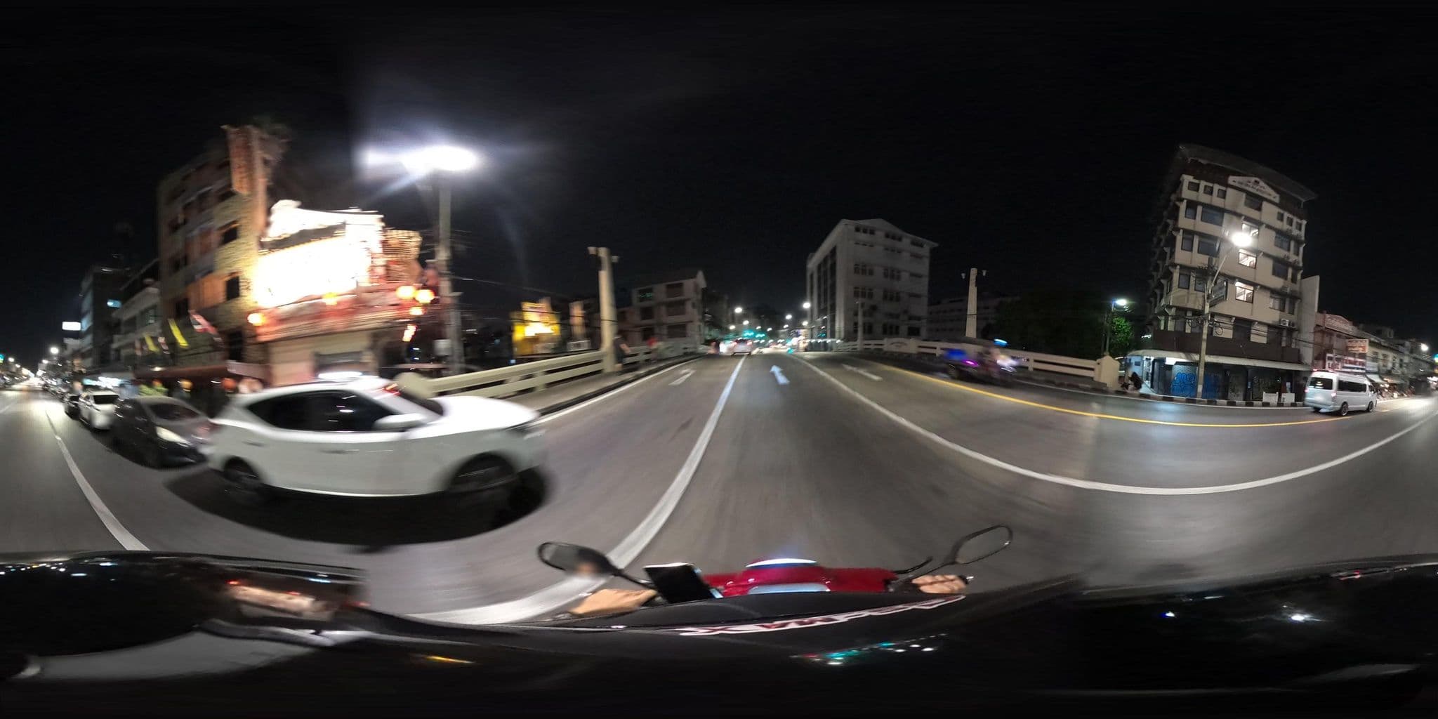 Street view near Diamond House, Phra Nakhon
