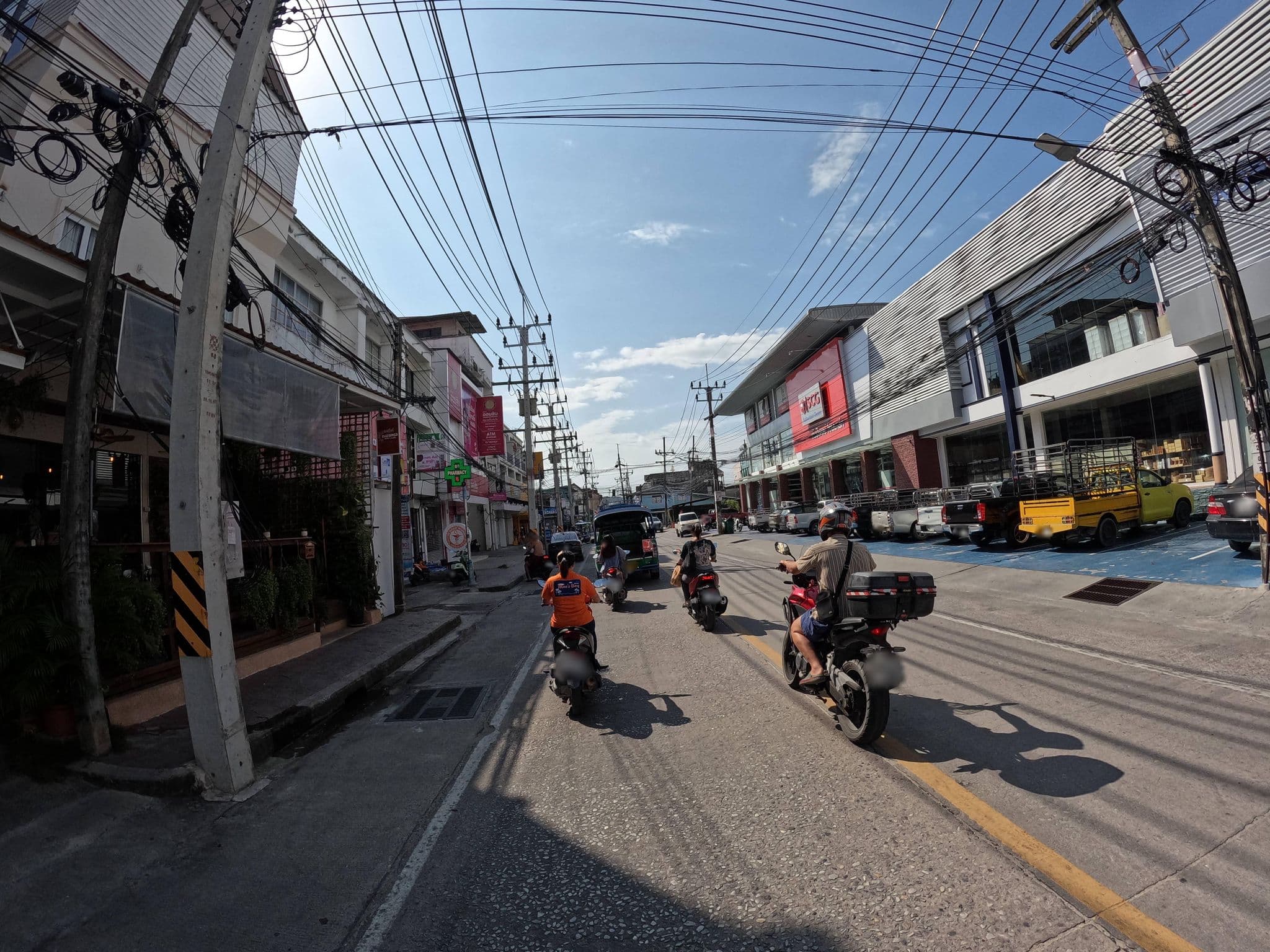 Street view near Blessings Home & Café, Ko Pha Ngan