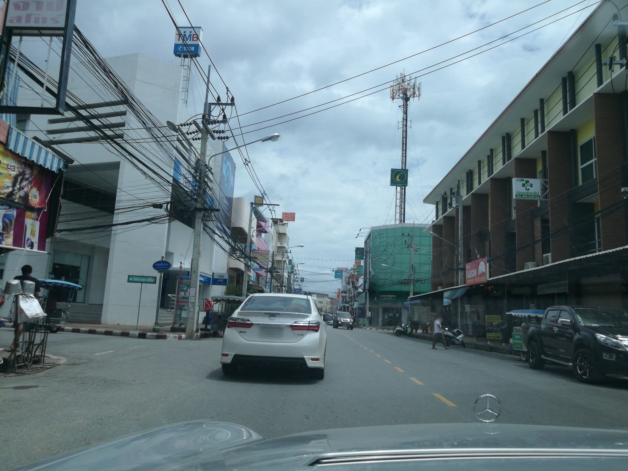 Street view near De hostel, Prachuap Khiri Khan — © ratirat (CC BY-SA · Mapillary)