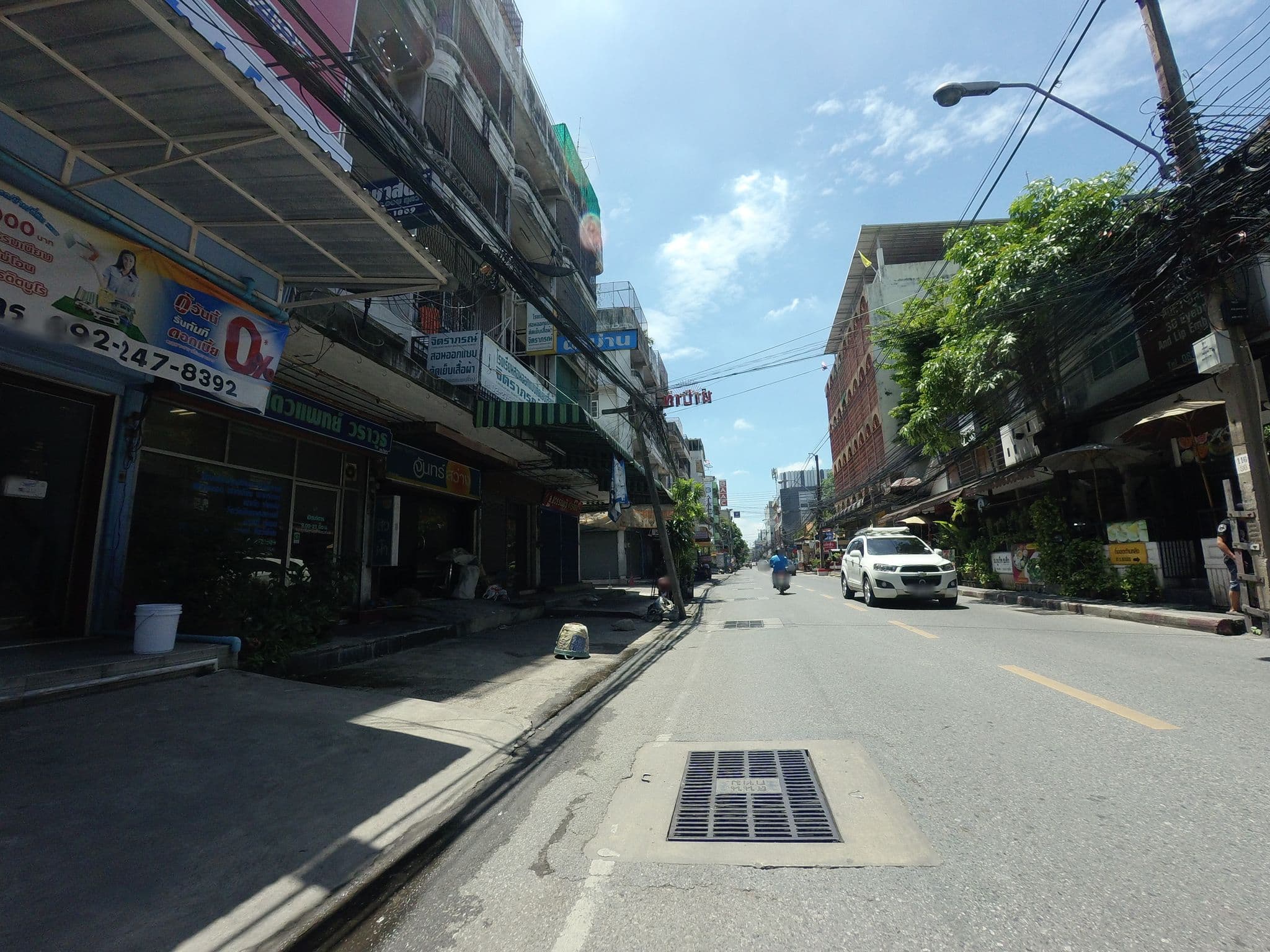 Street view near Skutan Inn, Khetsamsenok — © mishari (CC BY-SA · Mapillary)