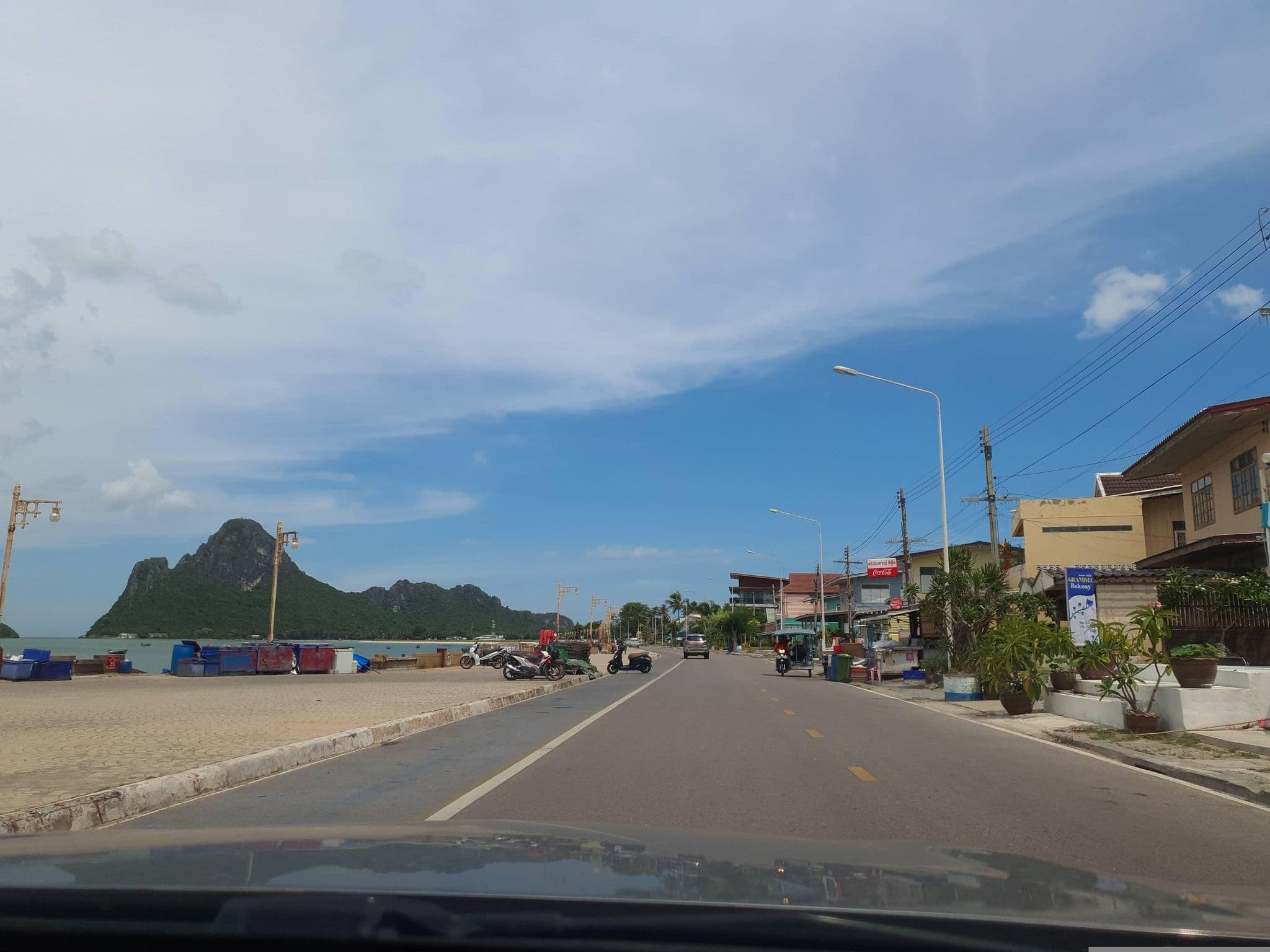 Street view near Granmabalcony, Prachuap Khiri Khan — © jrcarlsen (CC BY-SA · Mapillary)