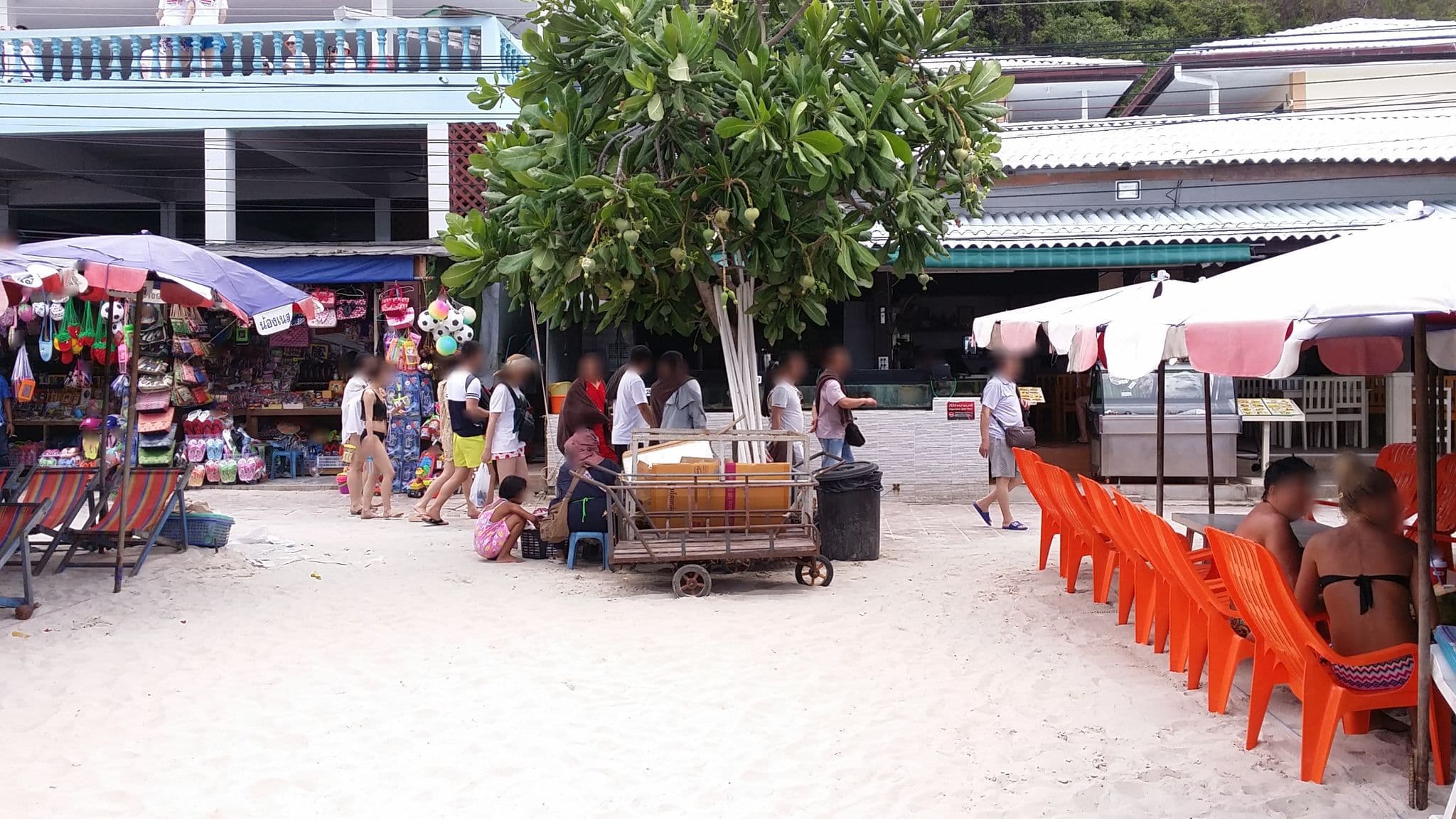 Street view near White & Hazel, Ban Ko Lan — © aleksasfi (CC BY-SA · Mapillary)
