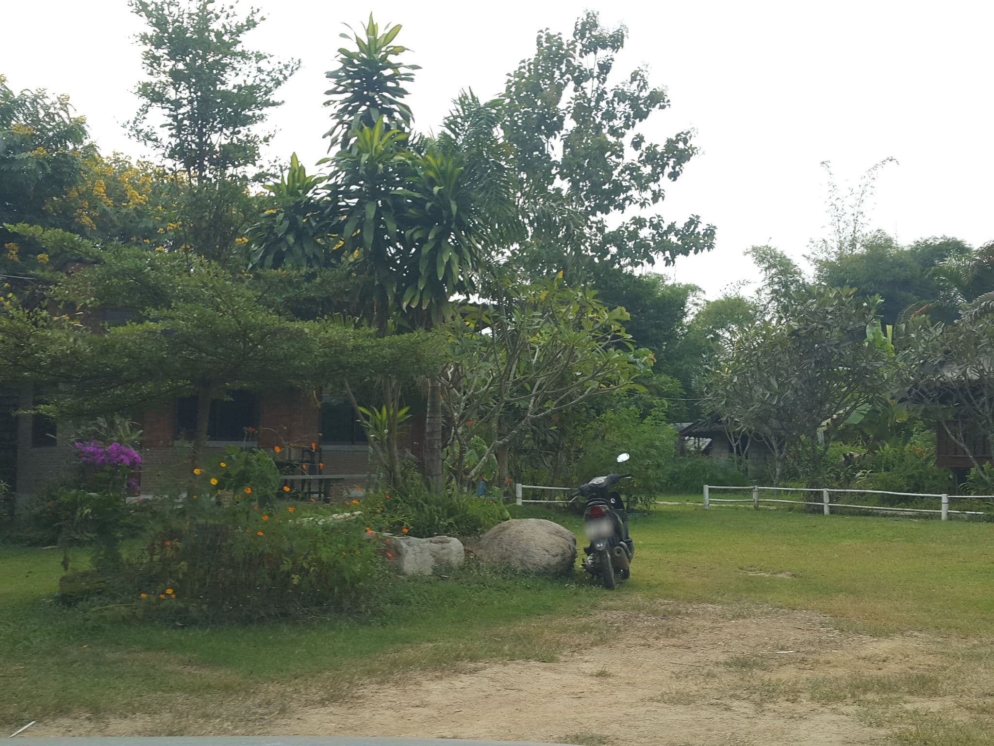 Street view near Shaya, Pai — © jrcarlsen (CC BY-SA · Mapillary)