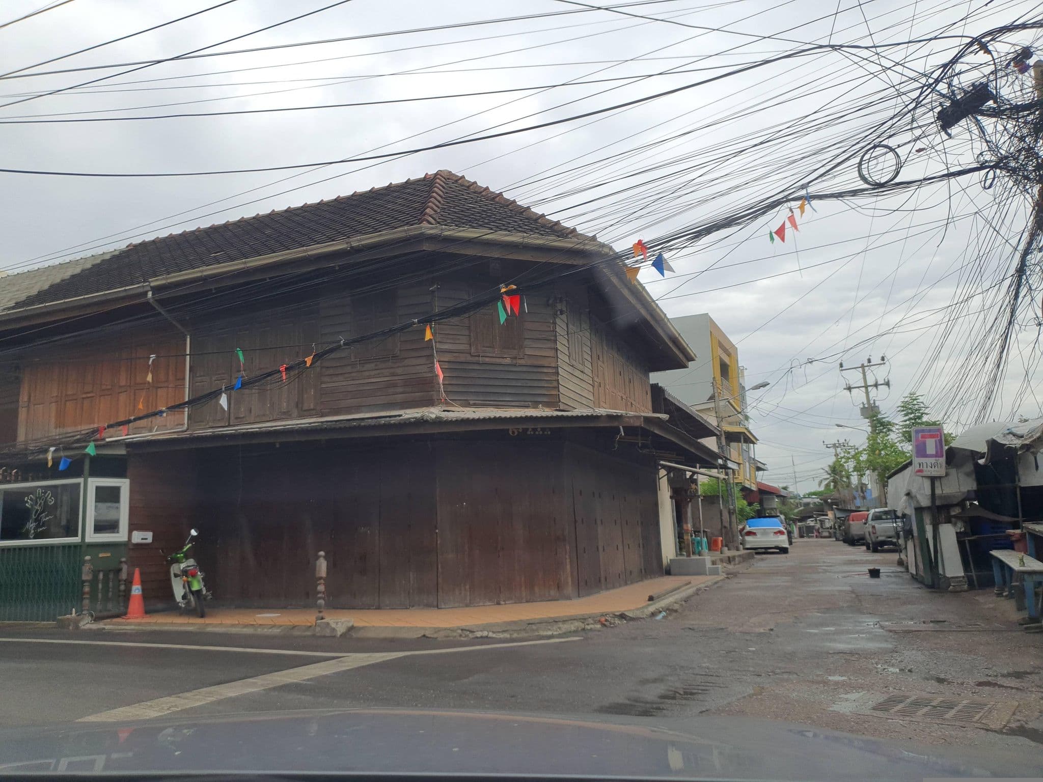 Street view near Pierview Rooms, Hua Hin