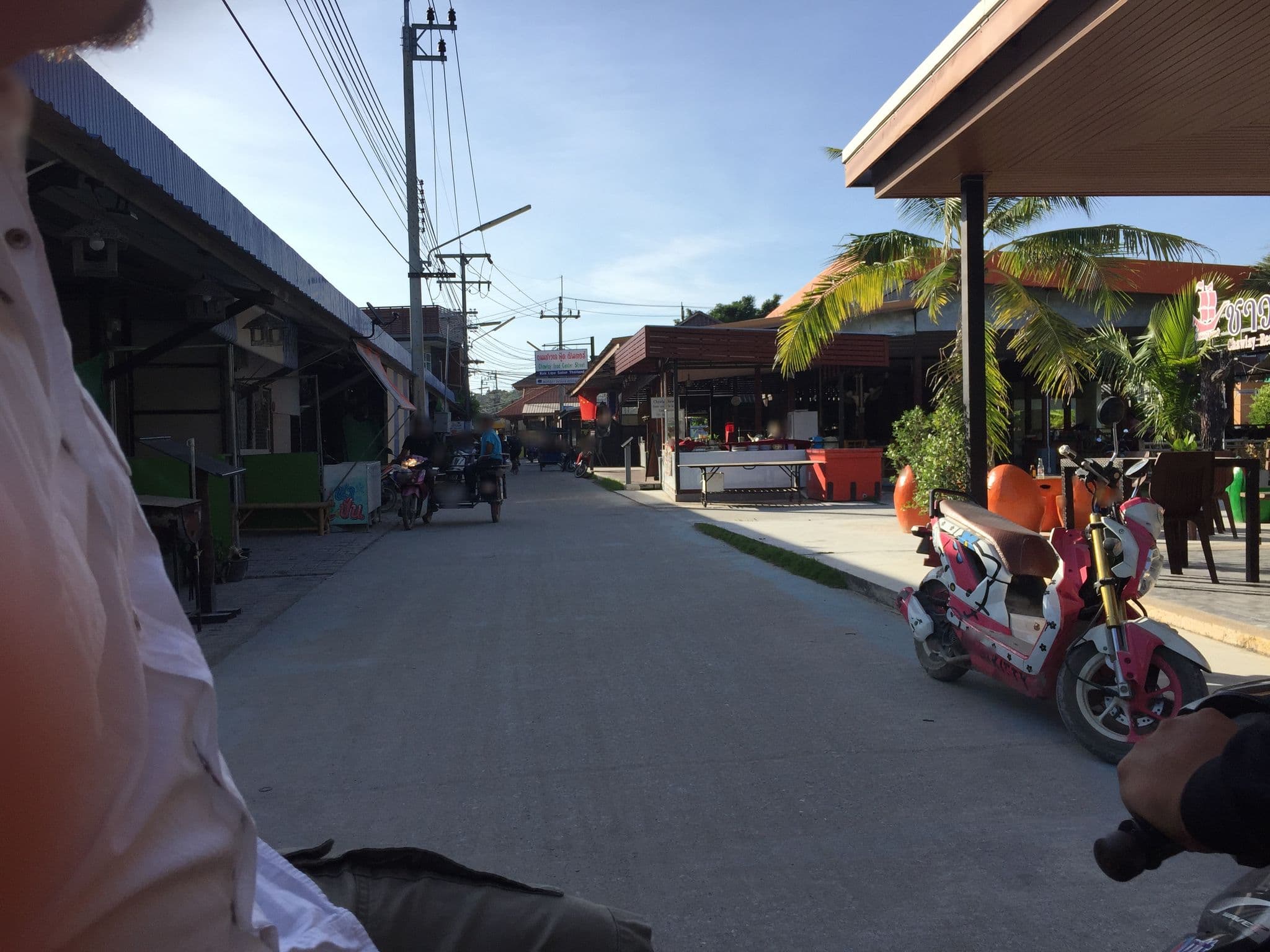 Street view near Chawlay Resort Reception, Satun