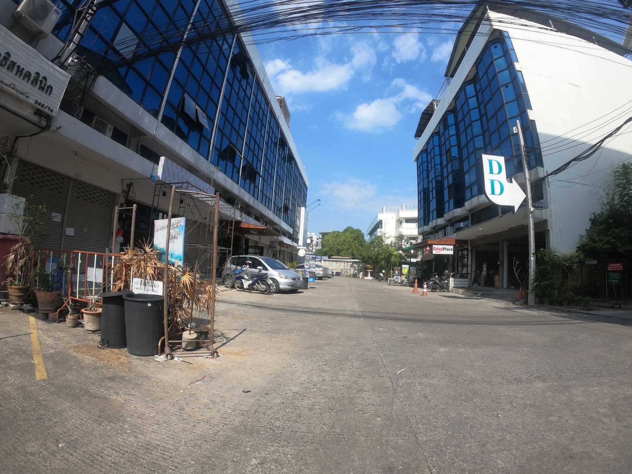 Street view near MaHar Hostel ChiangMai, Chiang Mai
