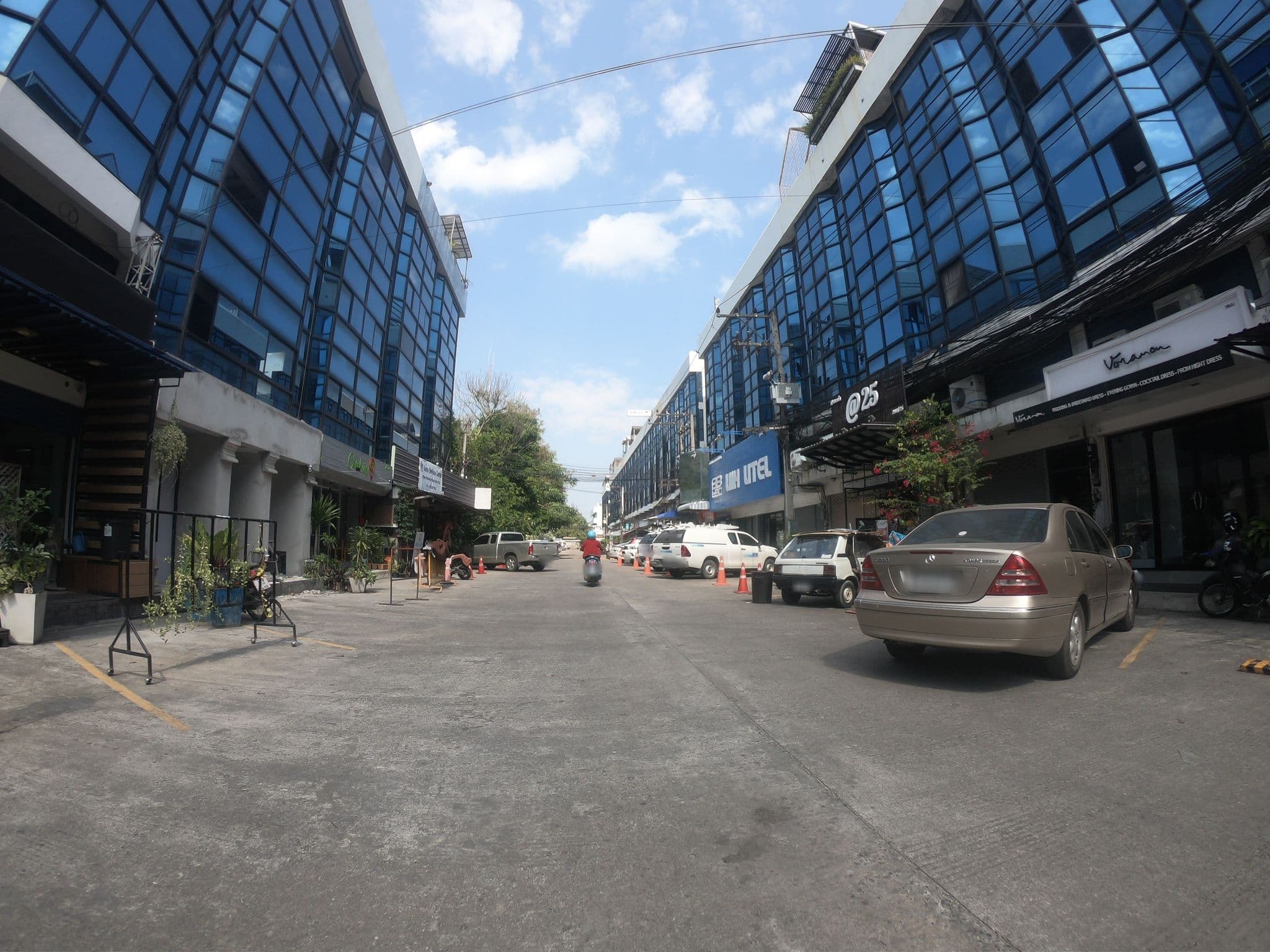 Street view near Monkey Toe Guesthouse, Chiang Mai — © chanuwath_grab (CC BY-SA · Mapillary)