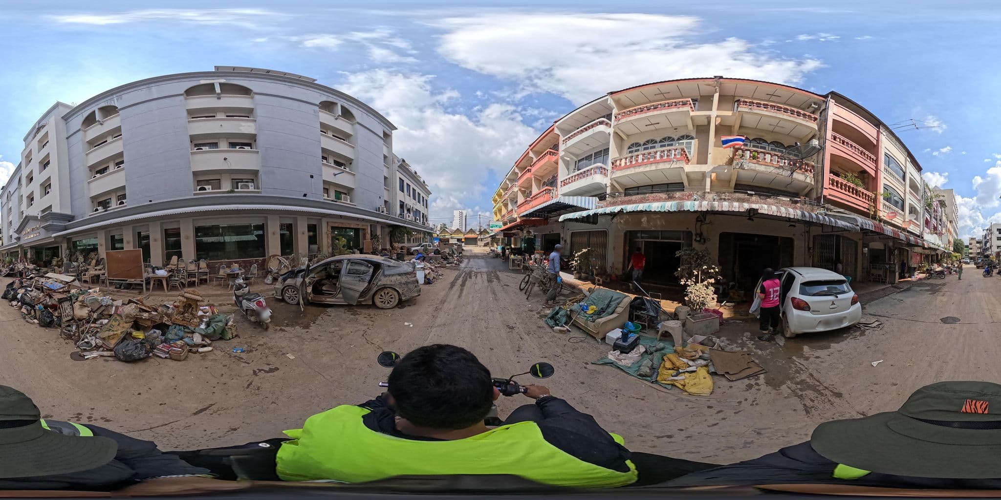 Street view near Merlin Grand Hotel, Hat Yai