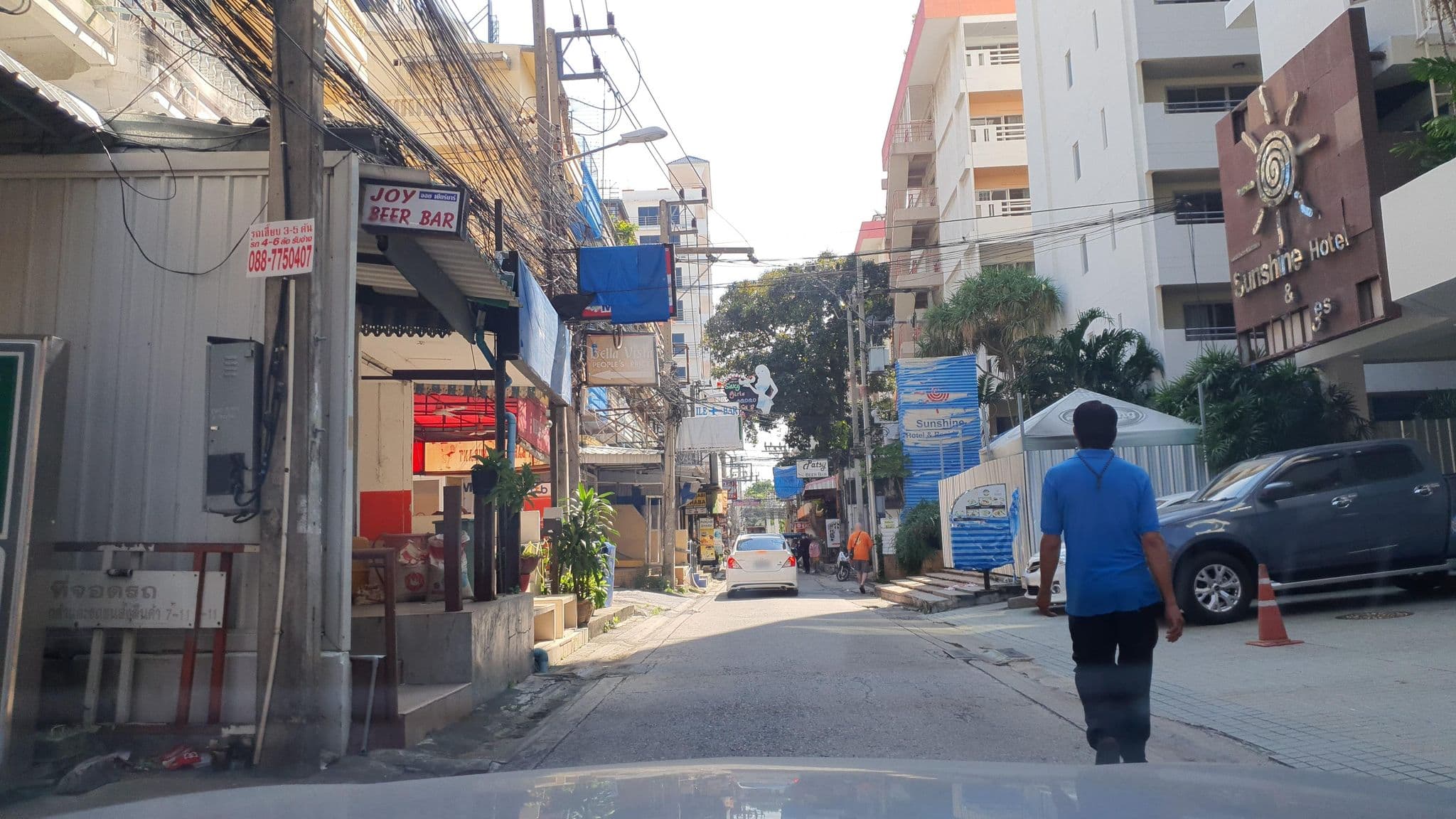 Street view near Sunshine Hotel and Residences, Pattaya — © jrcarlsen (CC BY-SA · Mapillary)