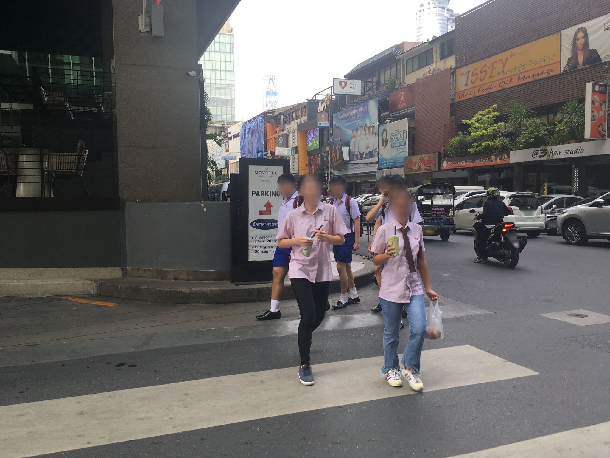 Street view near Novotel Bangkok, Makkasan