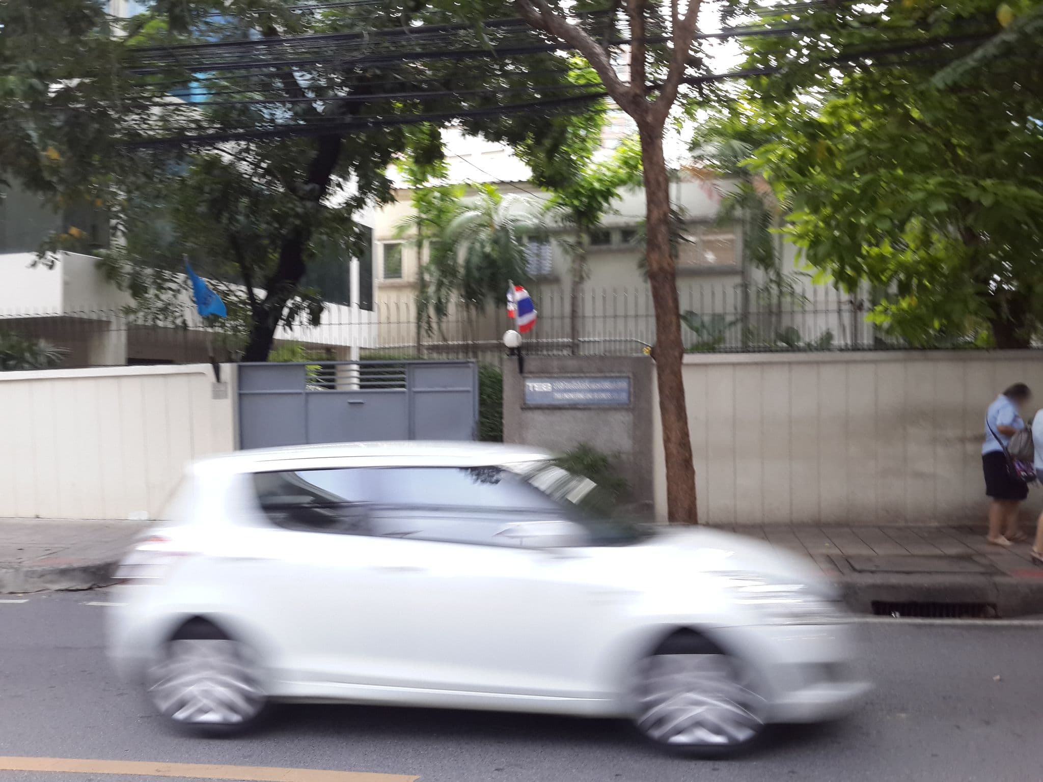 Street view near St. James Hotel, Watthana — © mishari (CC BY-SA · Mapillary)
