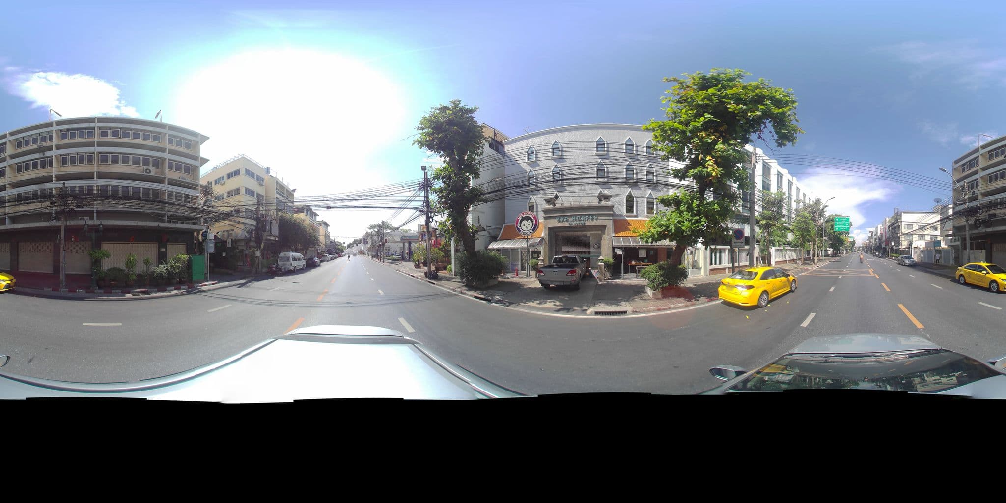 Street view near Mad Monkey Bangkok, Phra Nakhon