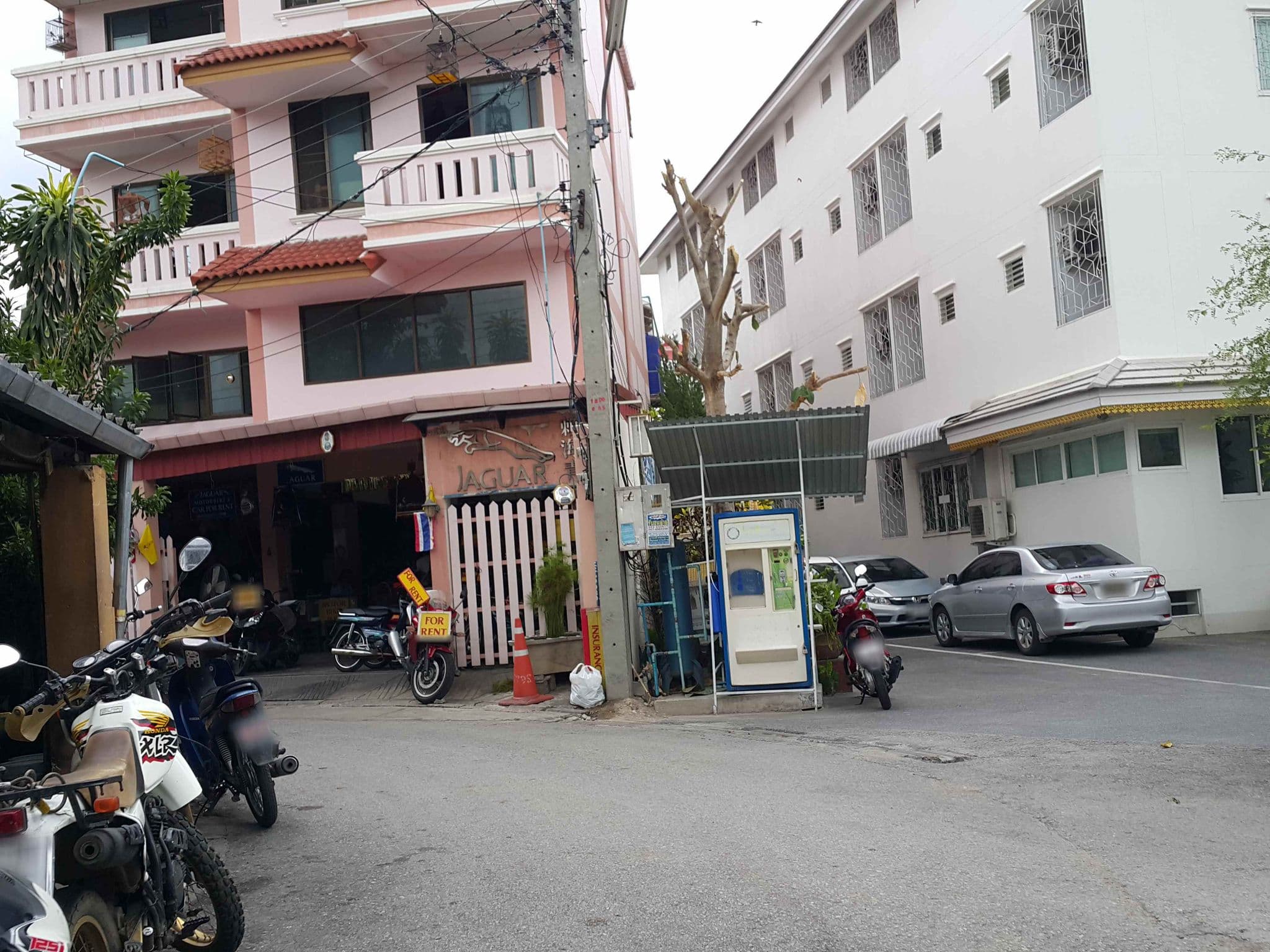 Street view near Lux Hotel, Chiang Mai — © jrcarlsen (CC BY-SA · Mapillary)