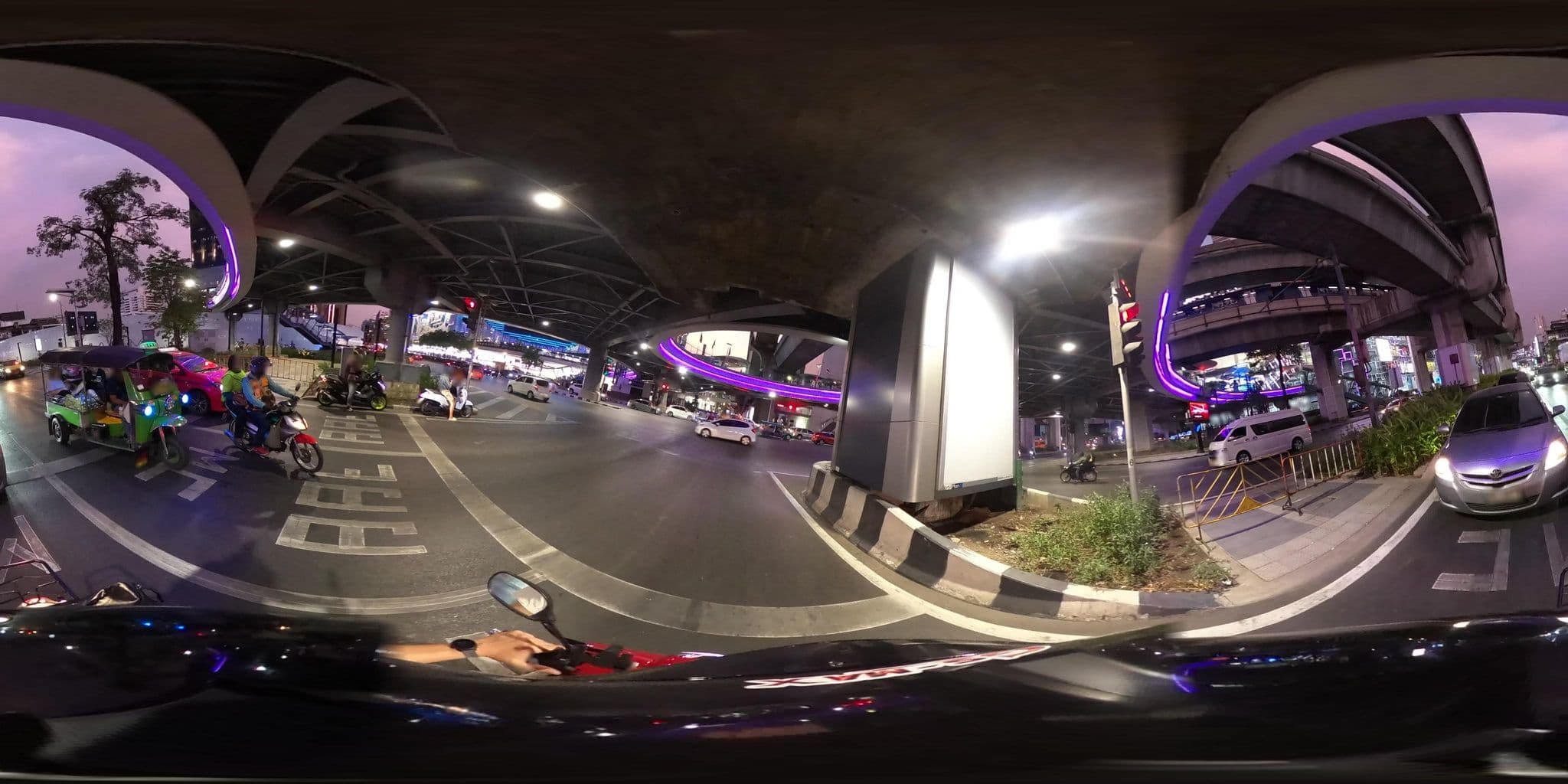 Street view near Hotel Lit Bangkok, Ratchathewi — © NatchaponJ (CC BY-SA · Mapillary)