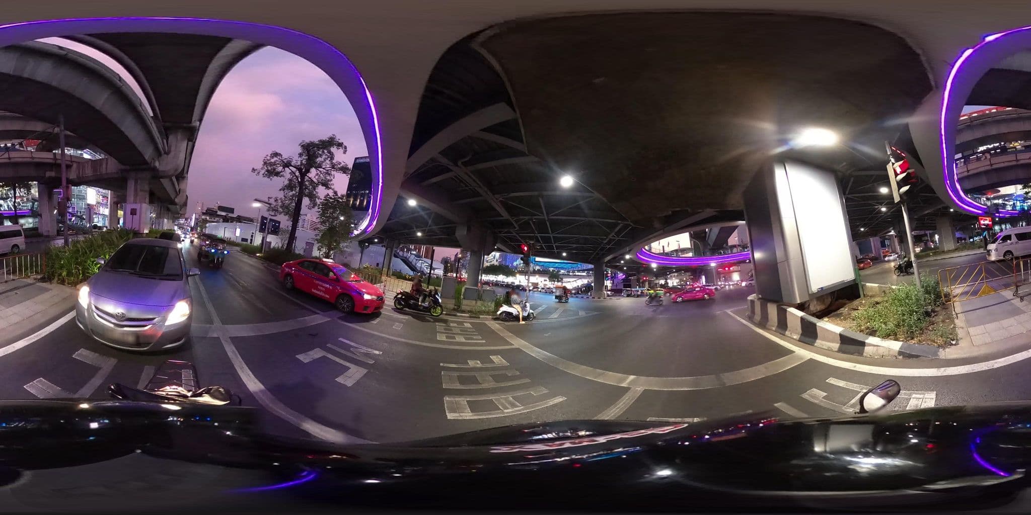 Street view near A-One Inn, Ratchathewi — © NatchaponJ (CC BY-SA · Mapillary)