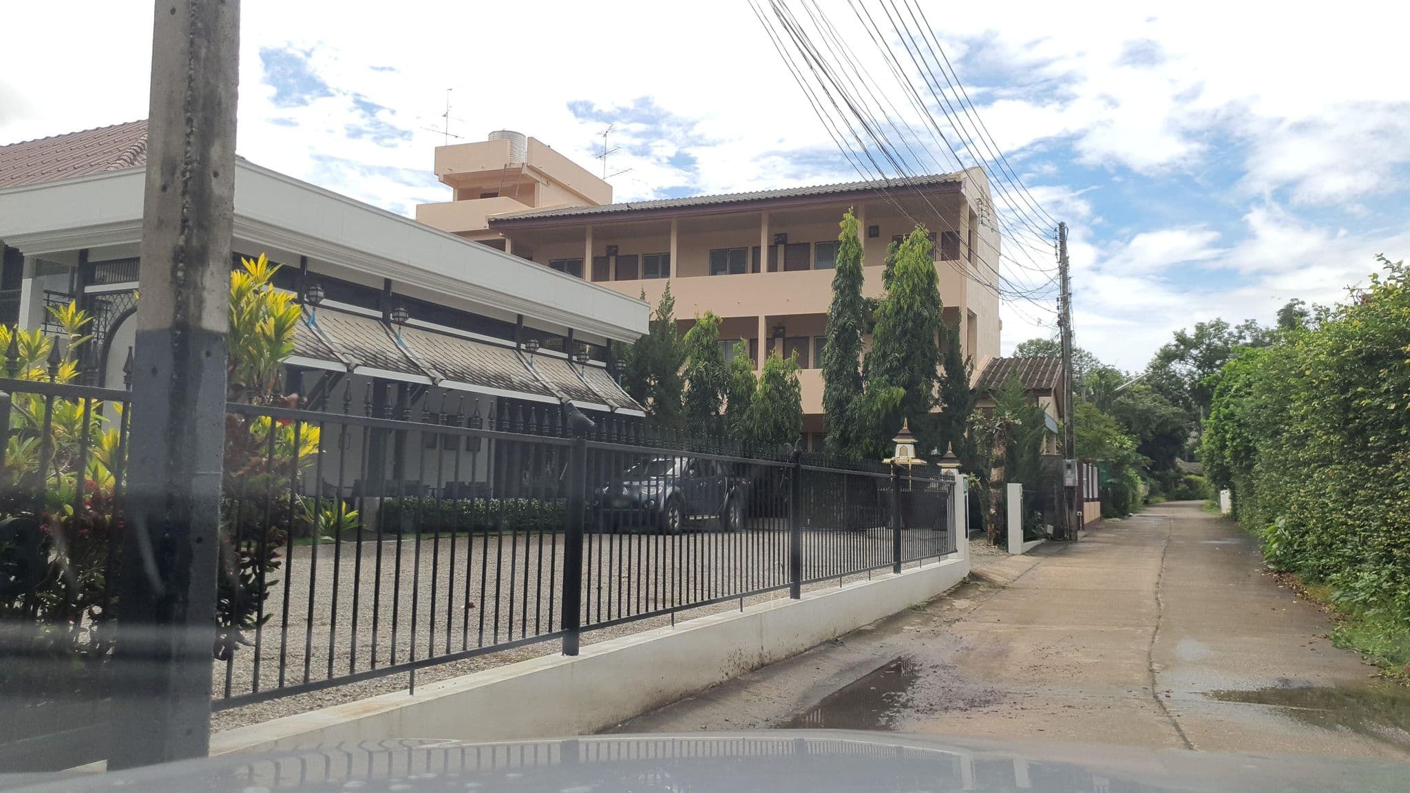Street view near Umongthong Inn, Chiang Mai