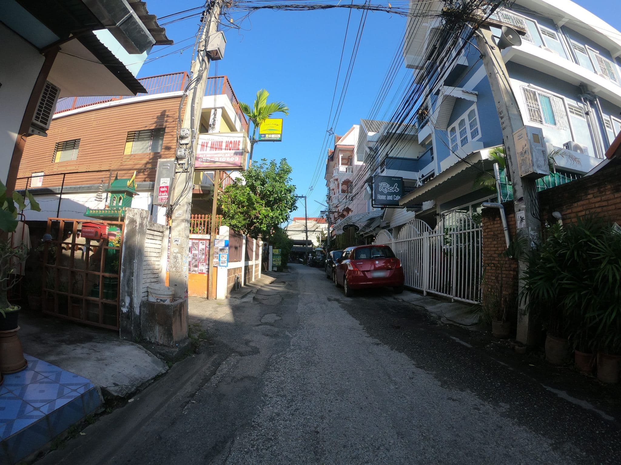 Street view near Supreme House, Chiang Mai — © chanuwath_grab (CC BY-SA · Mapillary)