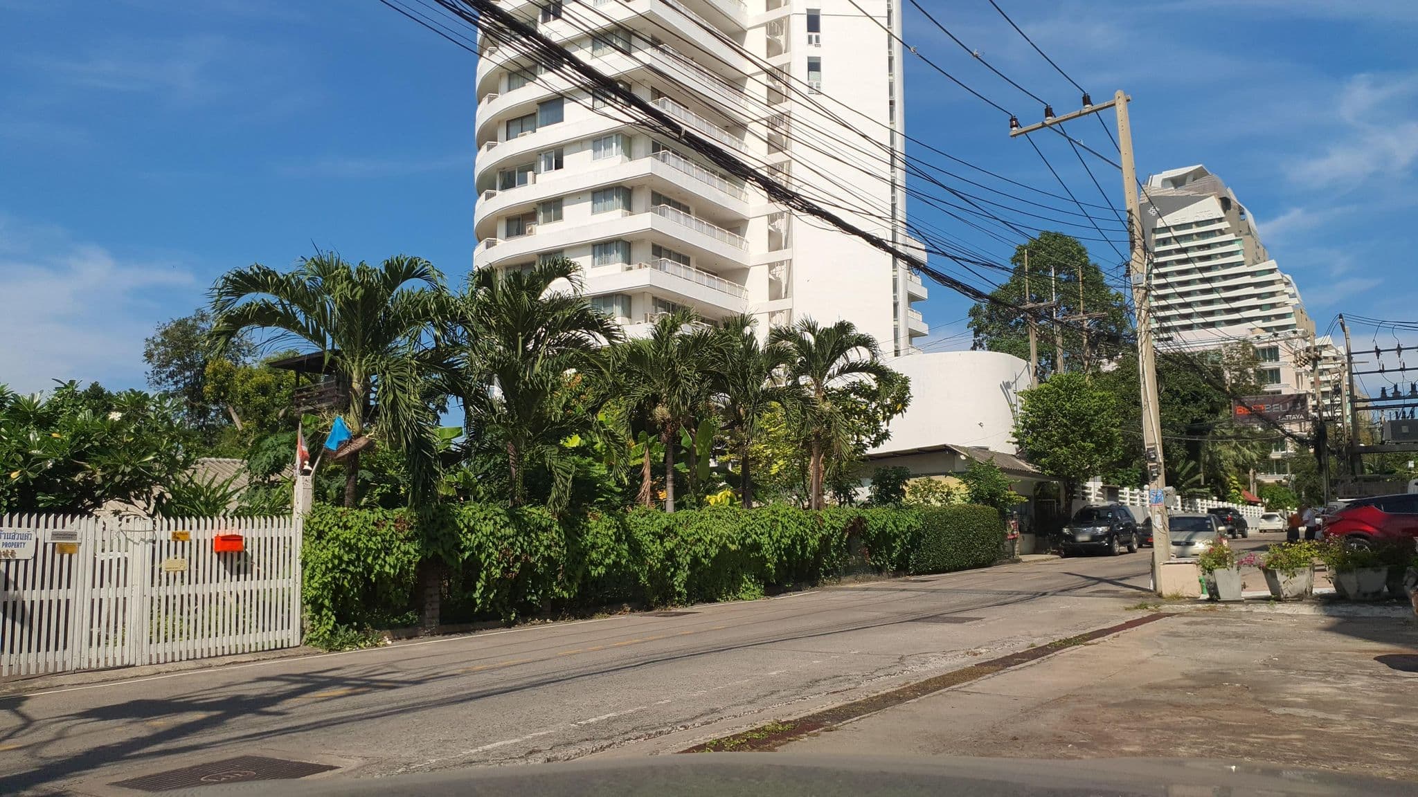 Street view near Bella Villa Metro, Pattaya