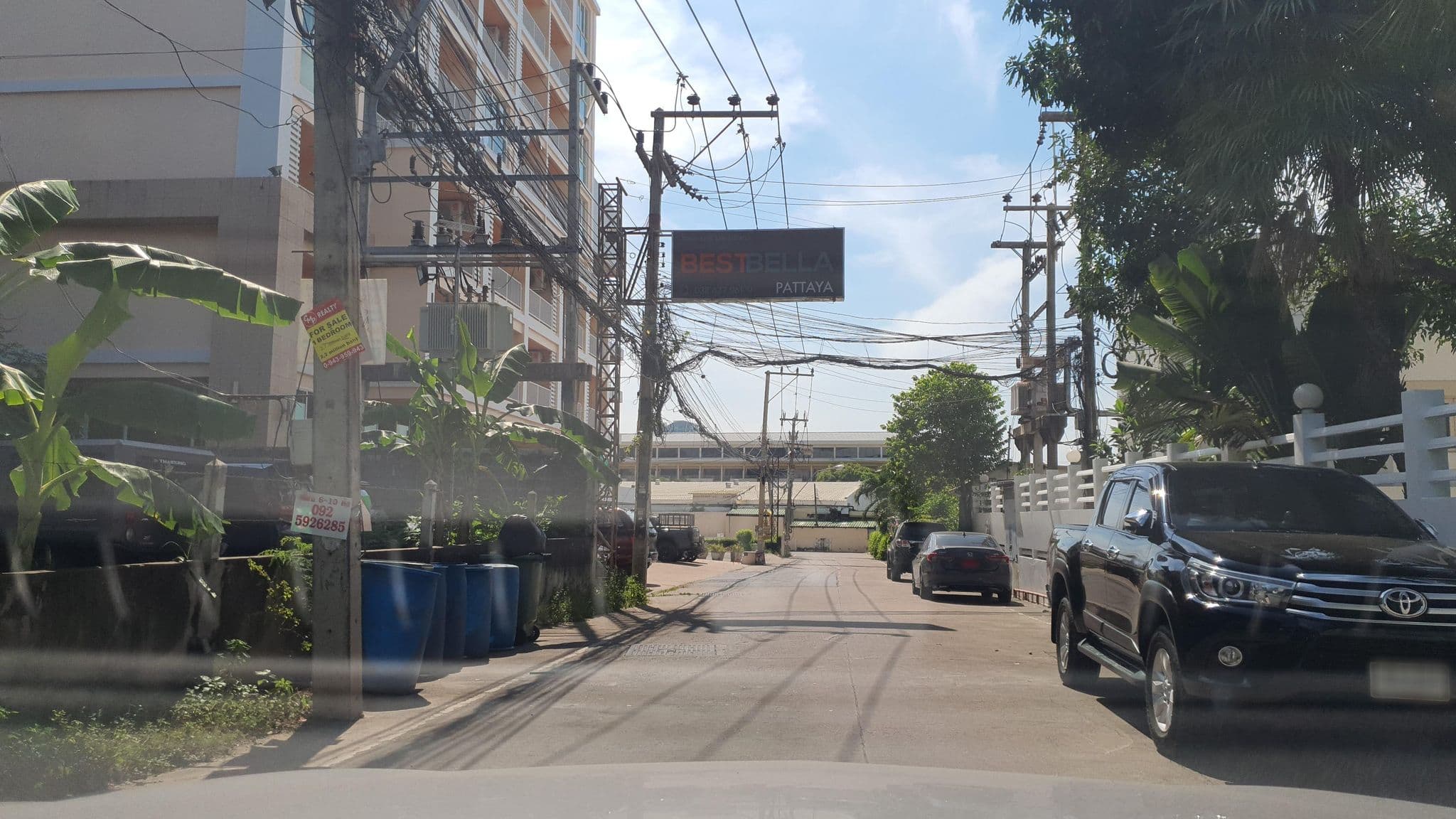 Street view near Best Bella Pattaya, Pattaya — © jrcarlsen (CC BY-SA · Mapillary)