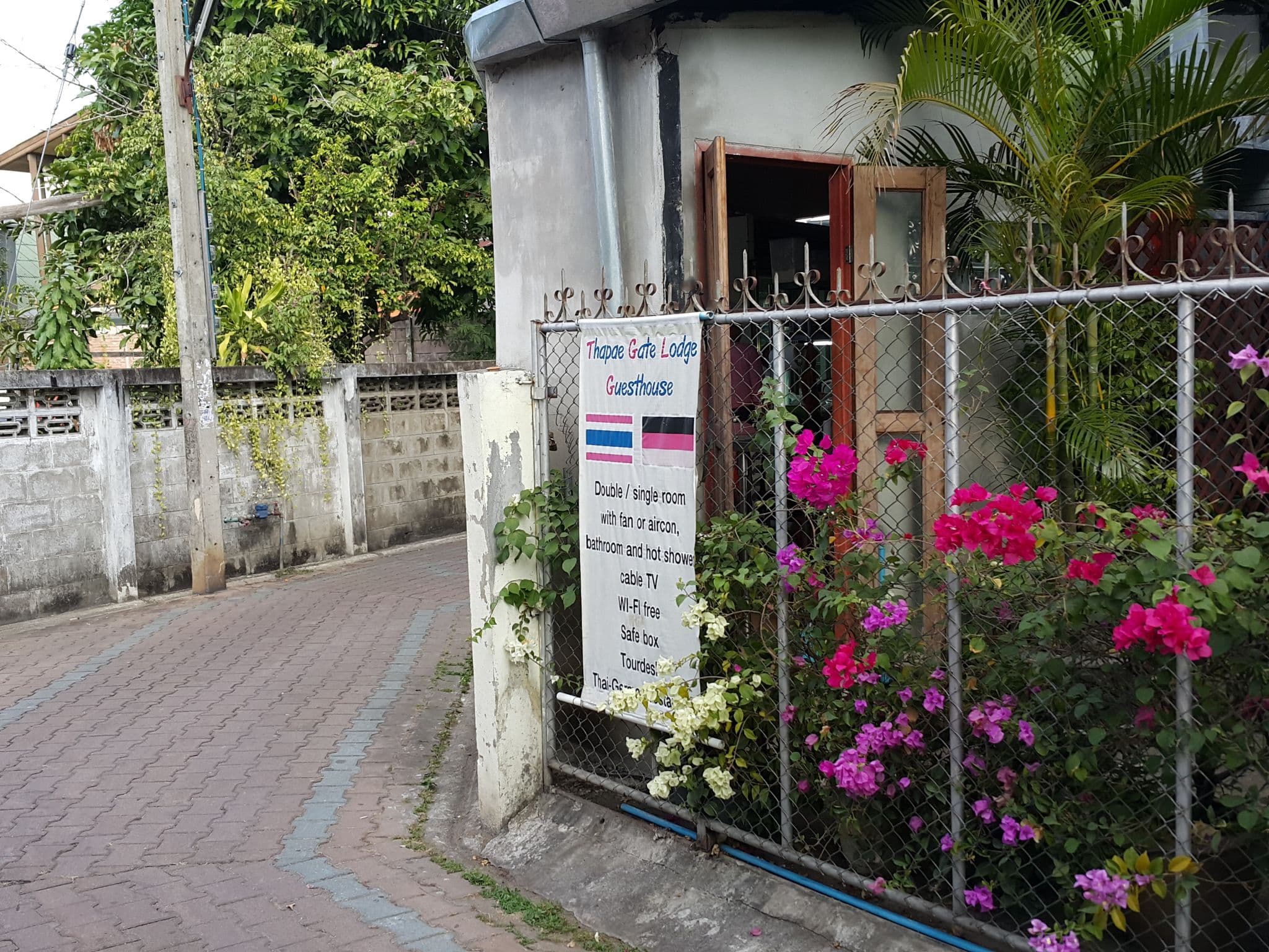 Street view near Thaepae Gate Lodge, Chiang Mai