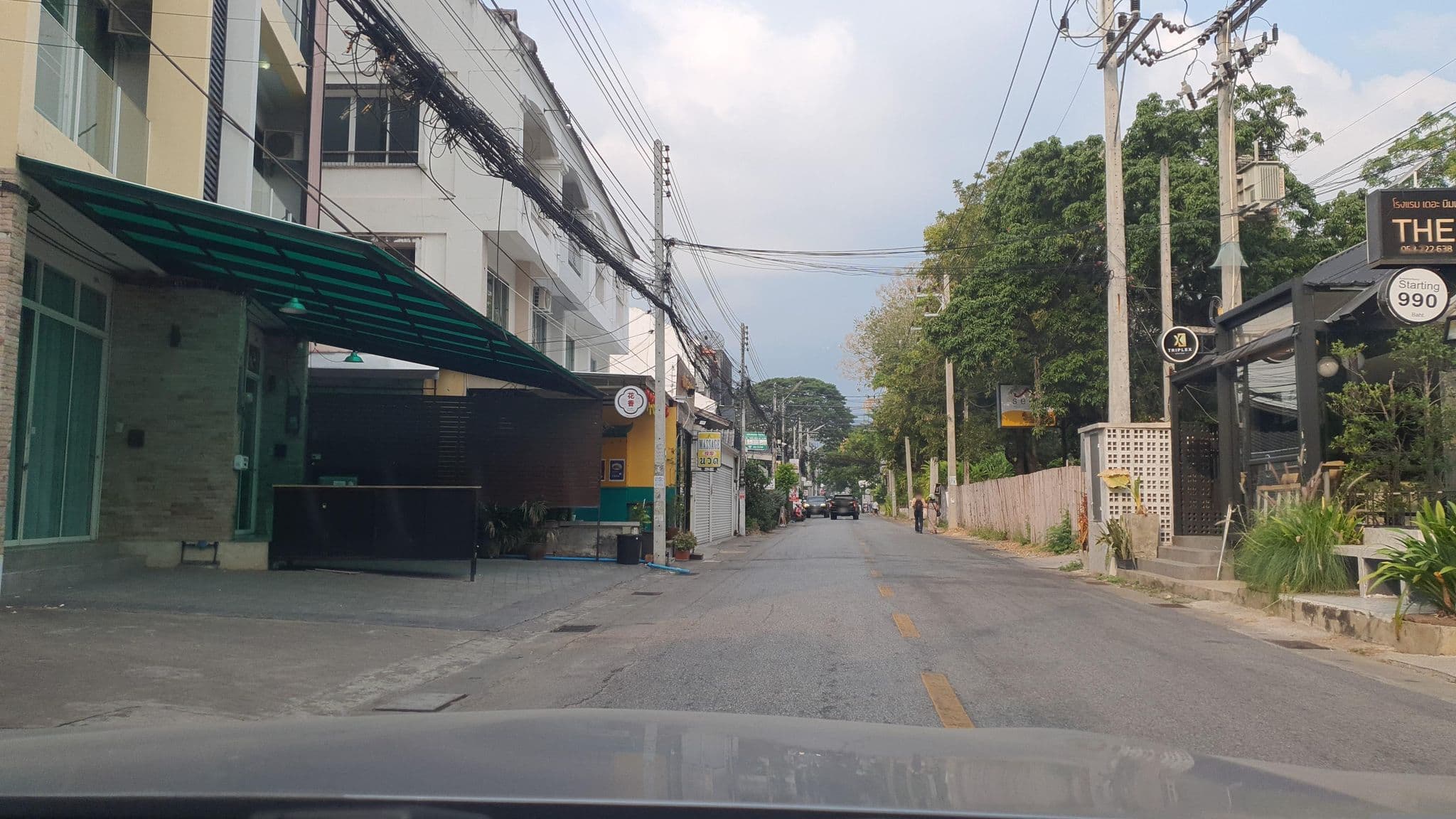 Street view near The Nimman Hotel, Chiang Mai — © jrcarlsen (CC BY-SA · Mapillary)