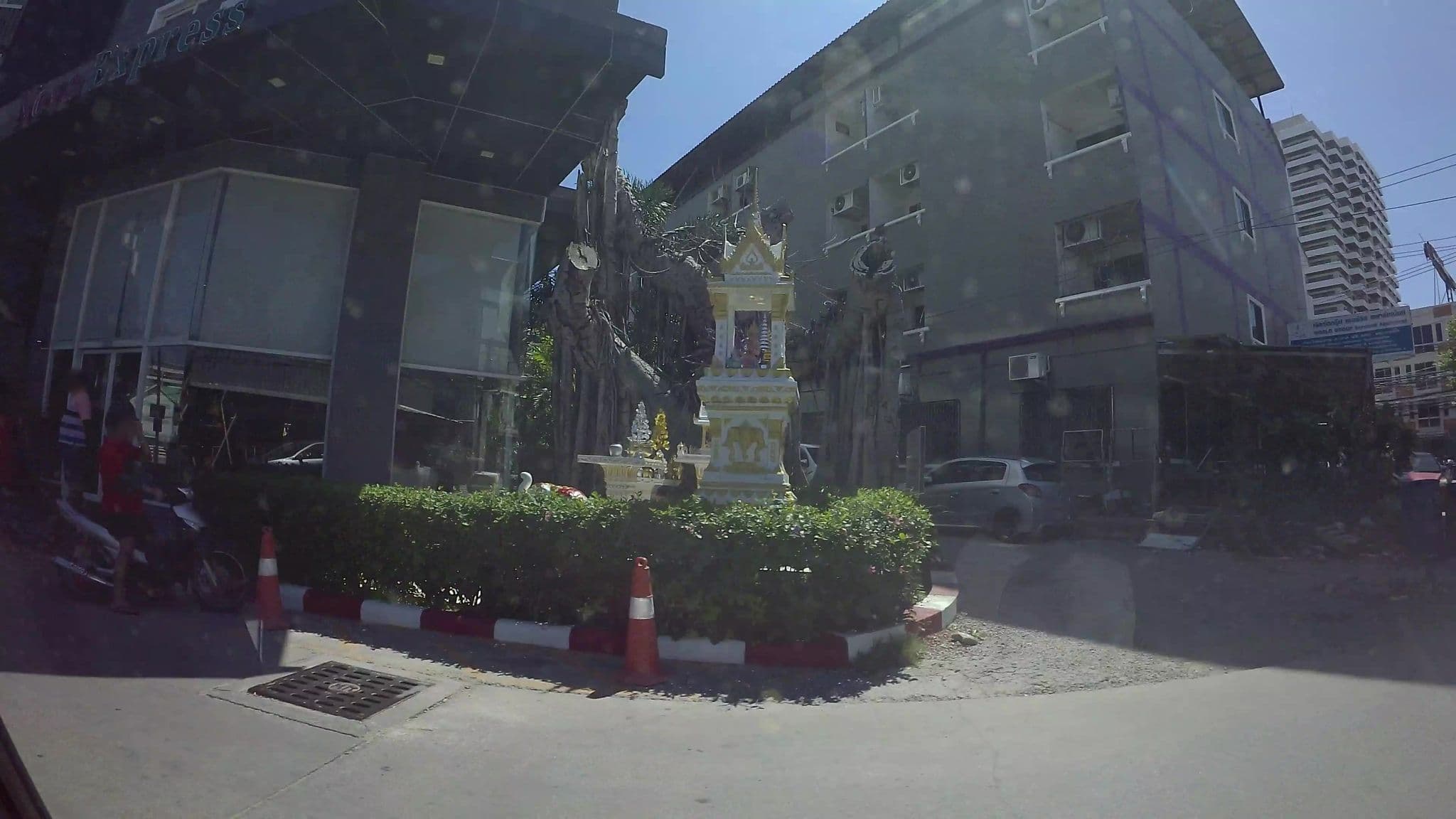 Street view near World Group Serviced Apartment, Pattaya — © taylorsmock (CC BY-SA · Mapillary)