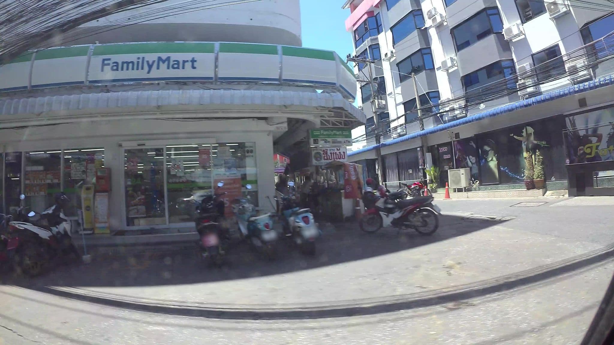 Street view near Yensabai Mansion, Pattaya — © kaart_3 (CC BY-SA · Mapillary)