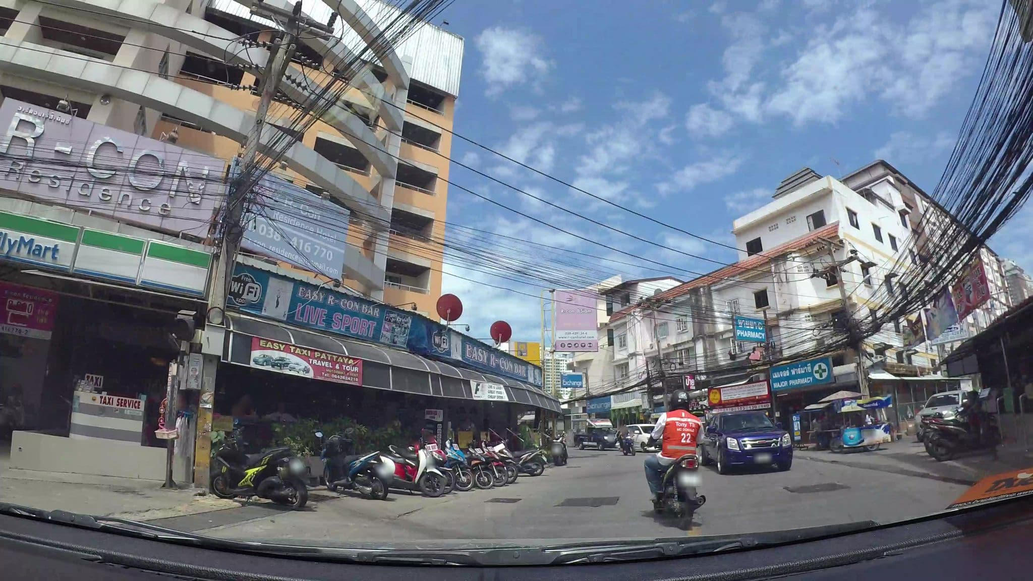 Street view near R-Con Residence, Pattaya