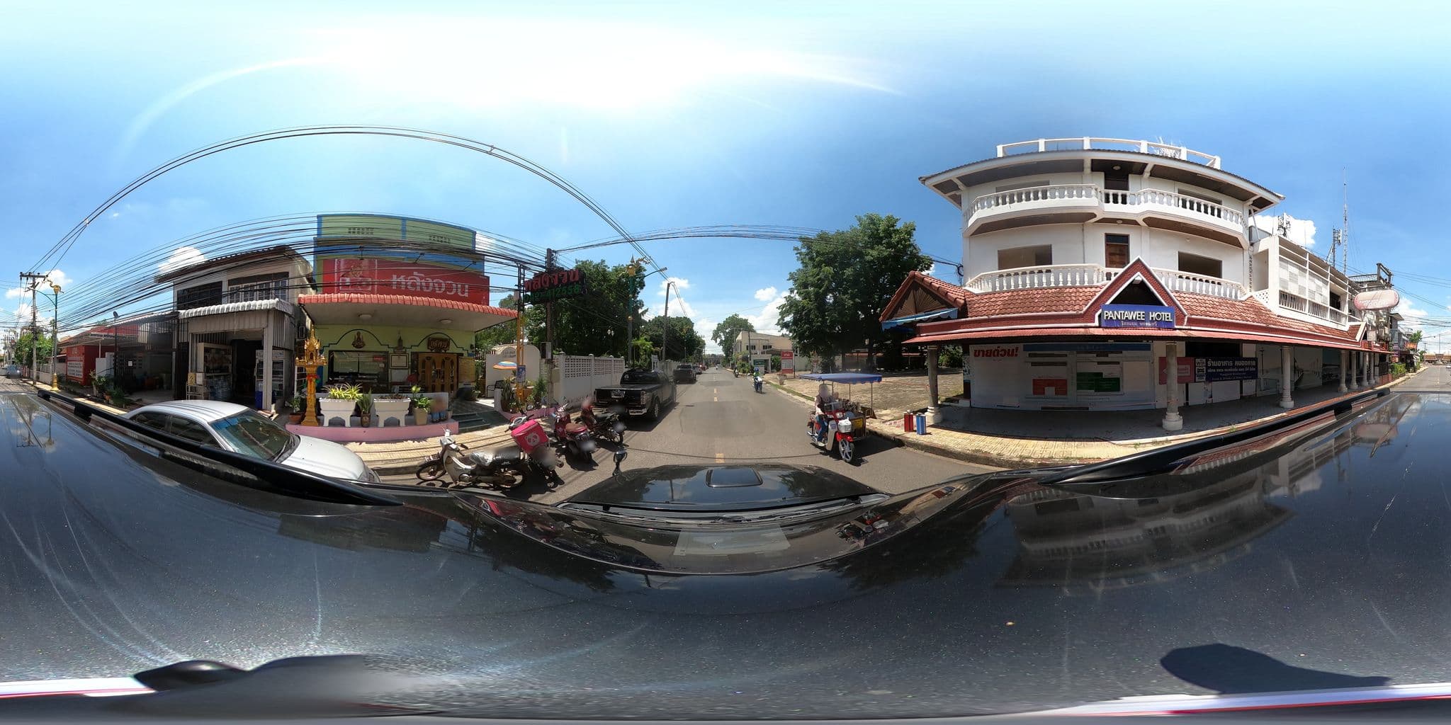 Street view near Pantawee Hotel, Nong Khai — © nuttawutbunta (CC BY-SA · Mapillary)