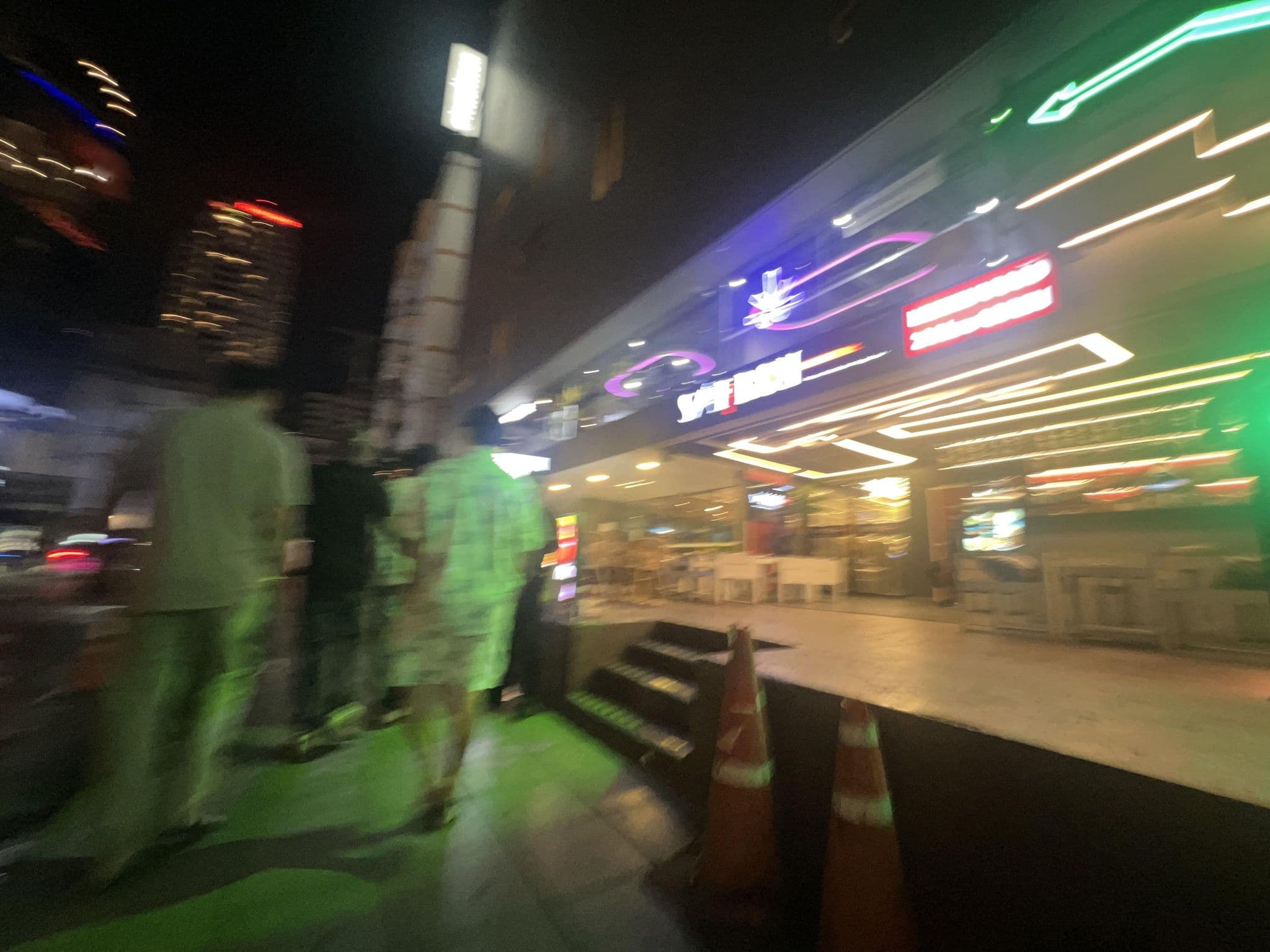 Street view near Citadines, Makkasan
