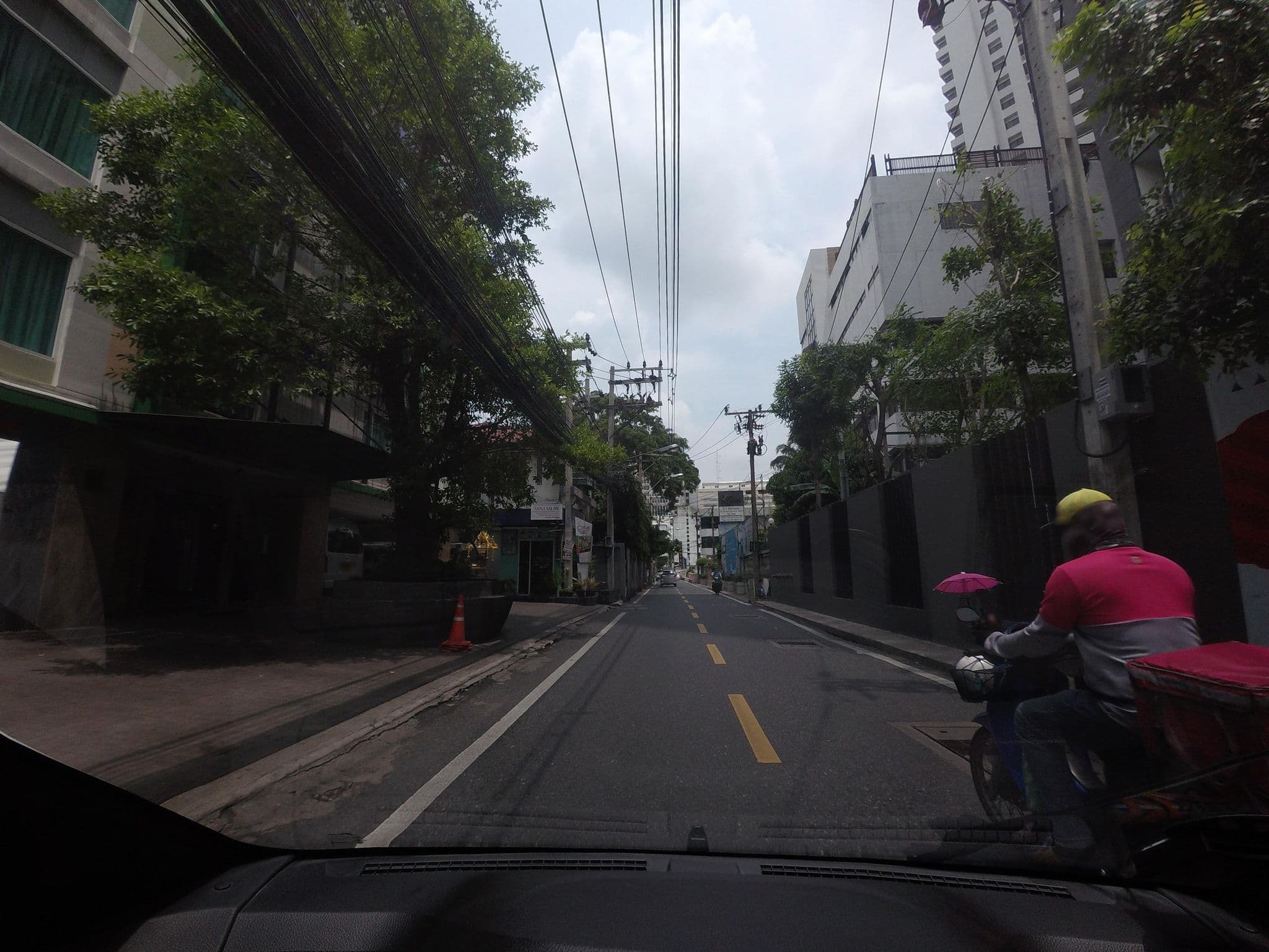 Street view near ซิทรัสสุขุมวิท 11, Makkasan