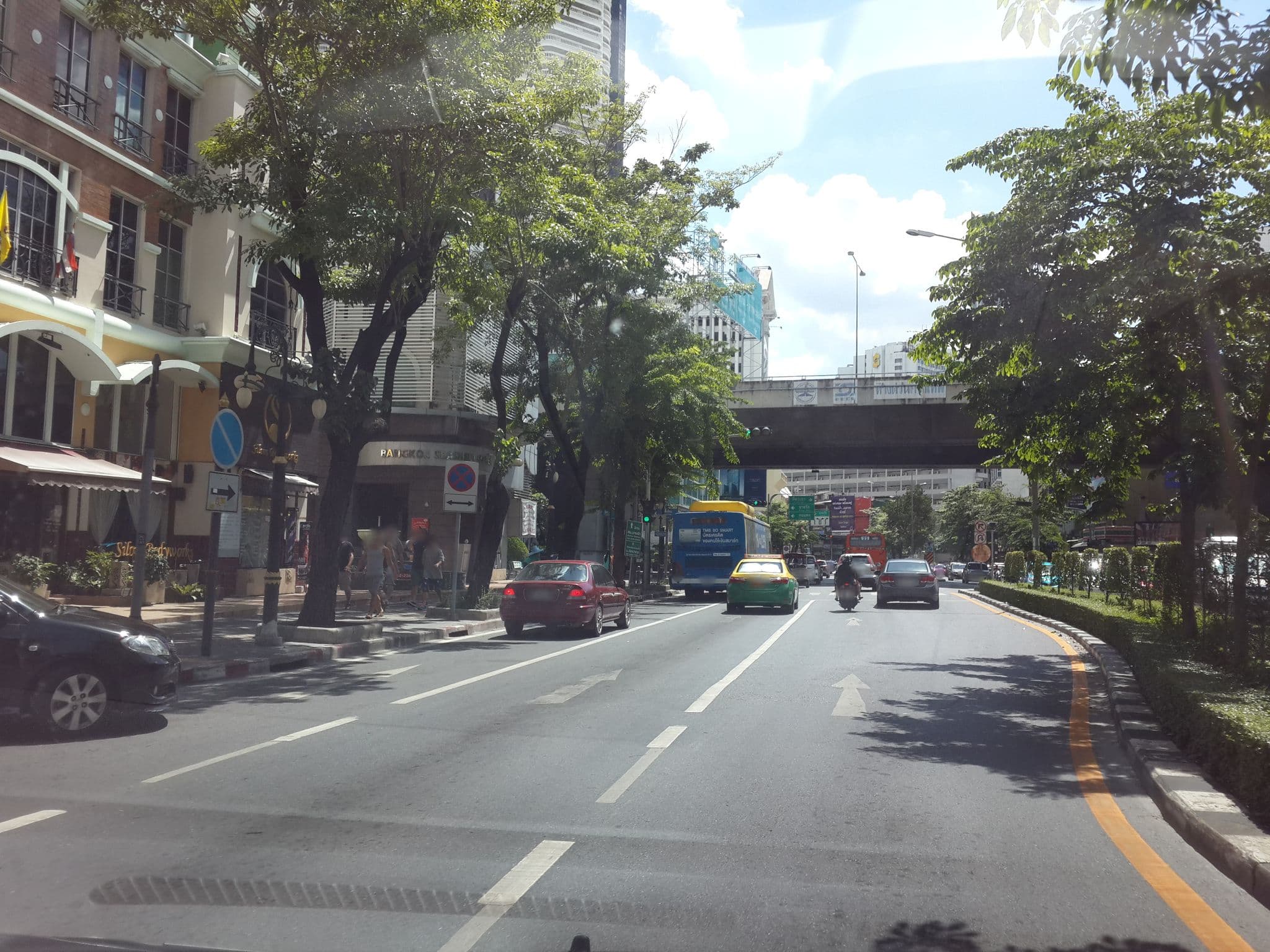 Street view near Hilton Garden Inn Bangkok Silom, Bang Rak Subdistrict — © mishari (CC BY-SA · Mapillary)