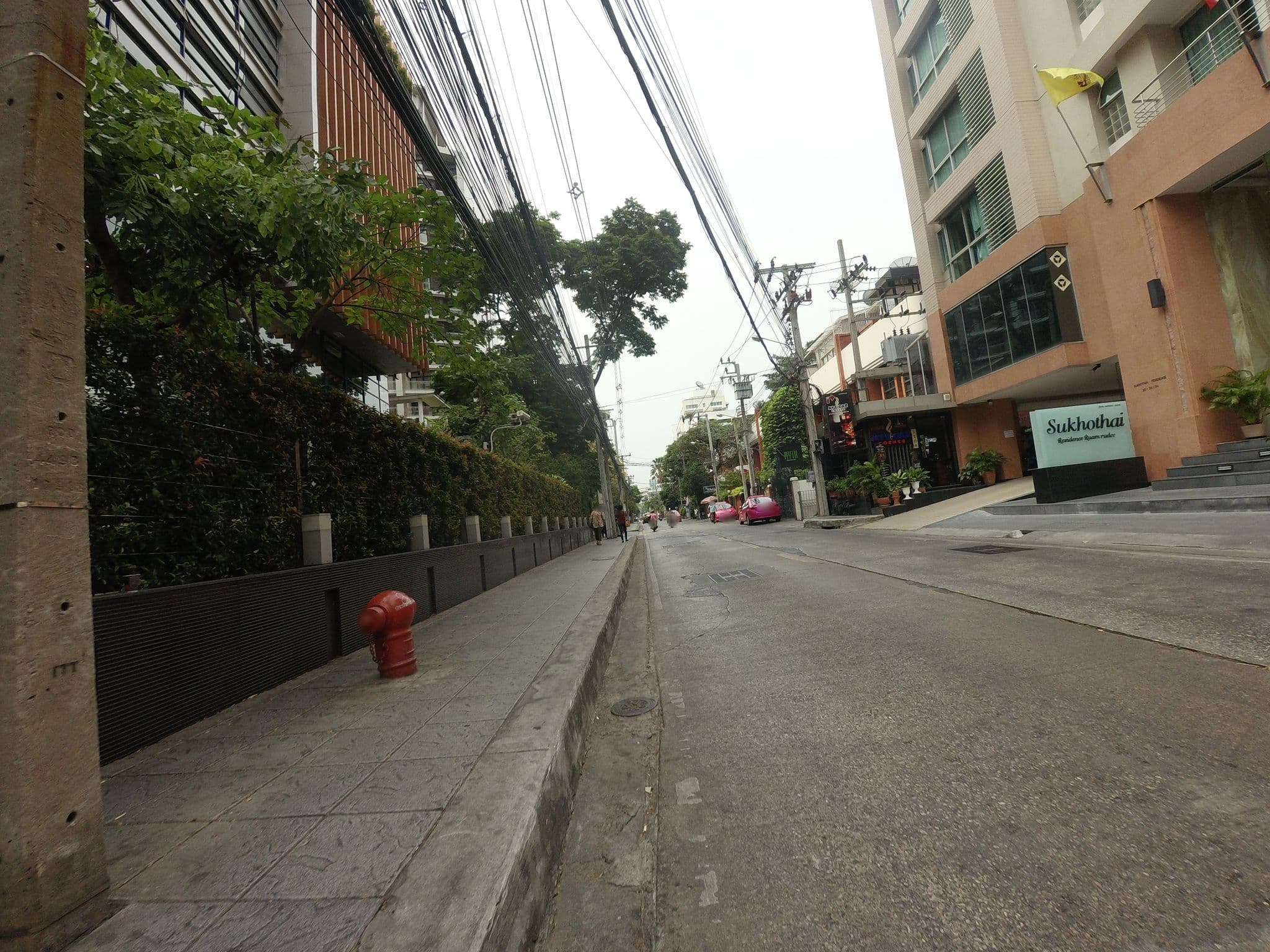 Street view near The Aetas Bangkok, Makkasan