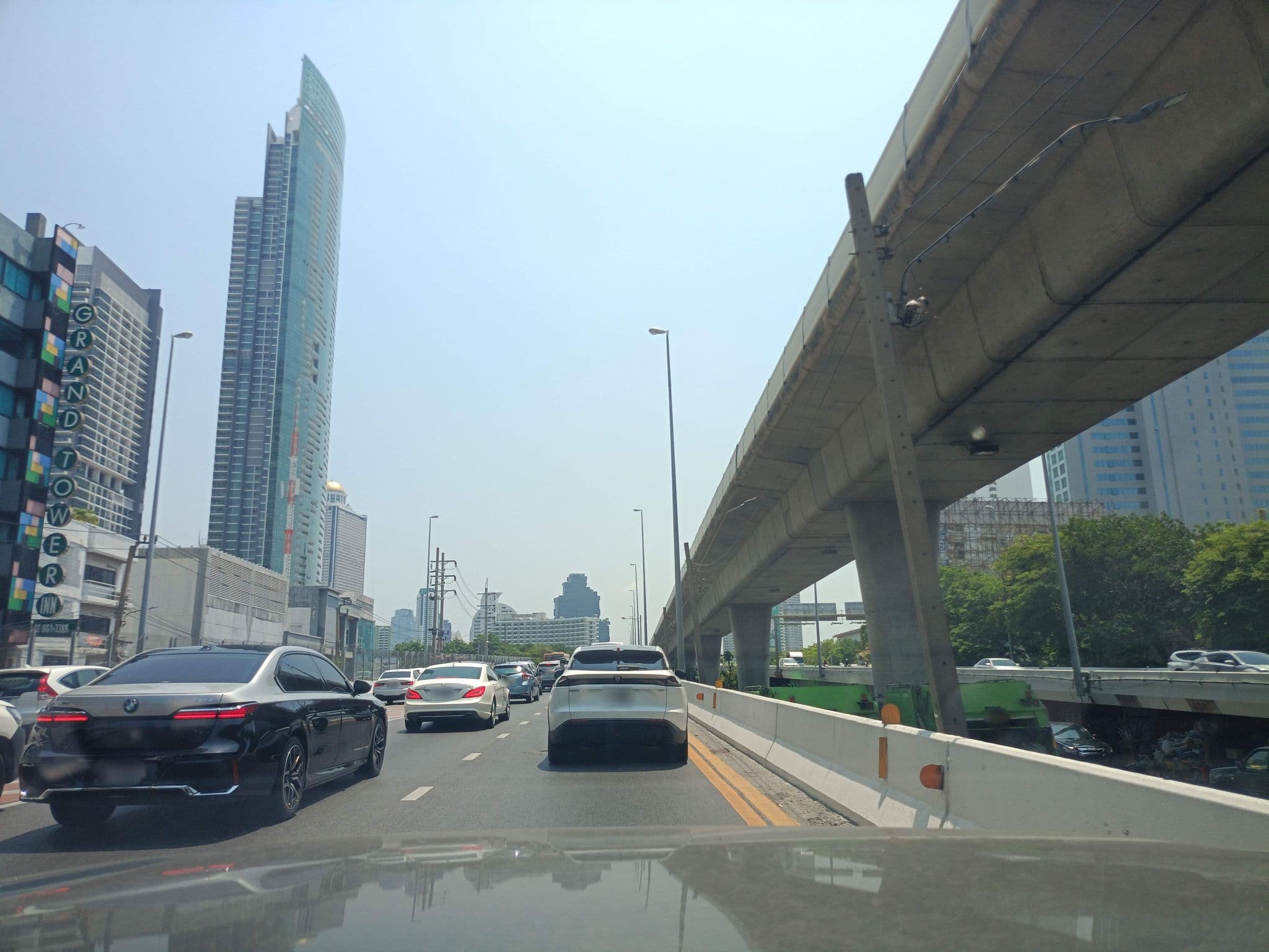 Street view near Grand Tower Inn, Godown — © kasetitkml_pipitchai (CC BY-SA · Mapillary)