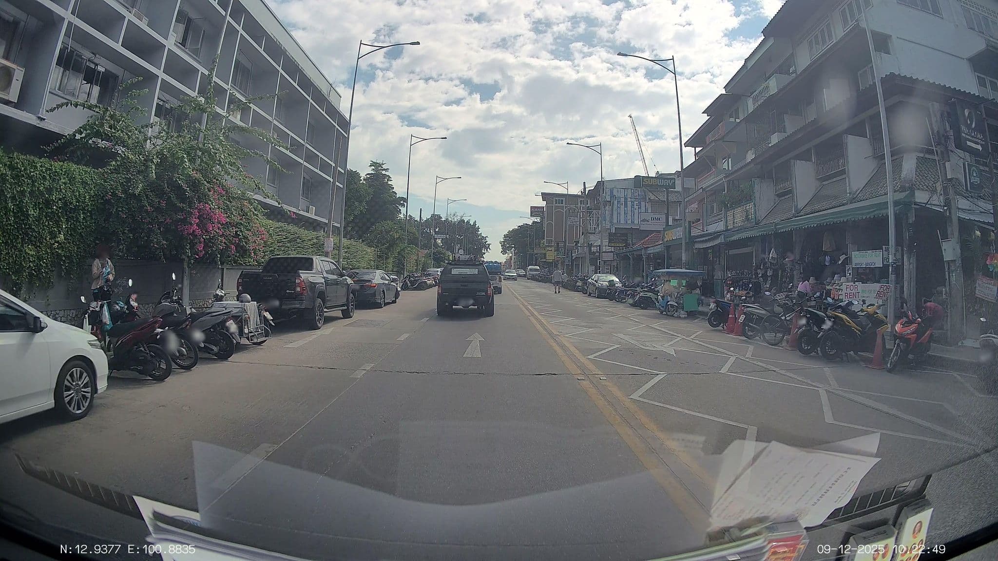 Street view near The Globe Hotel, Pattaya