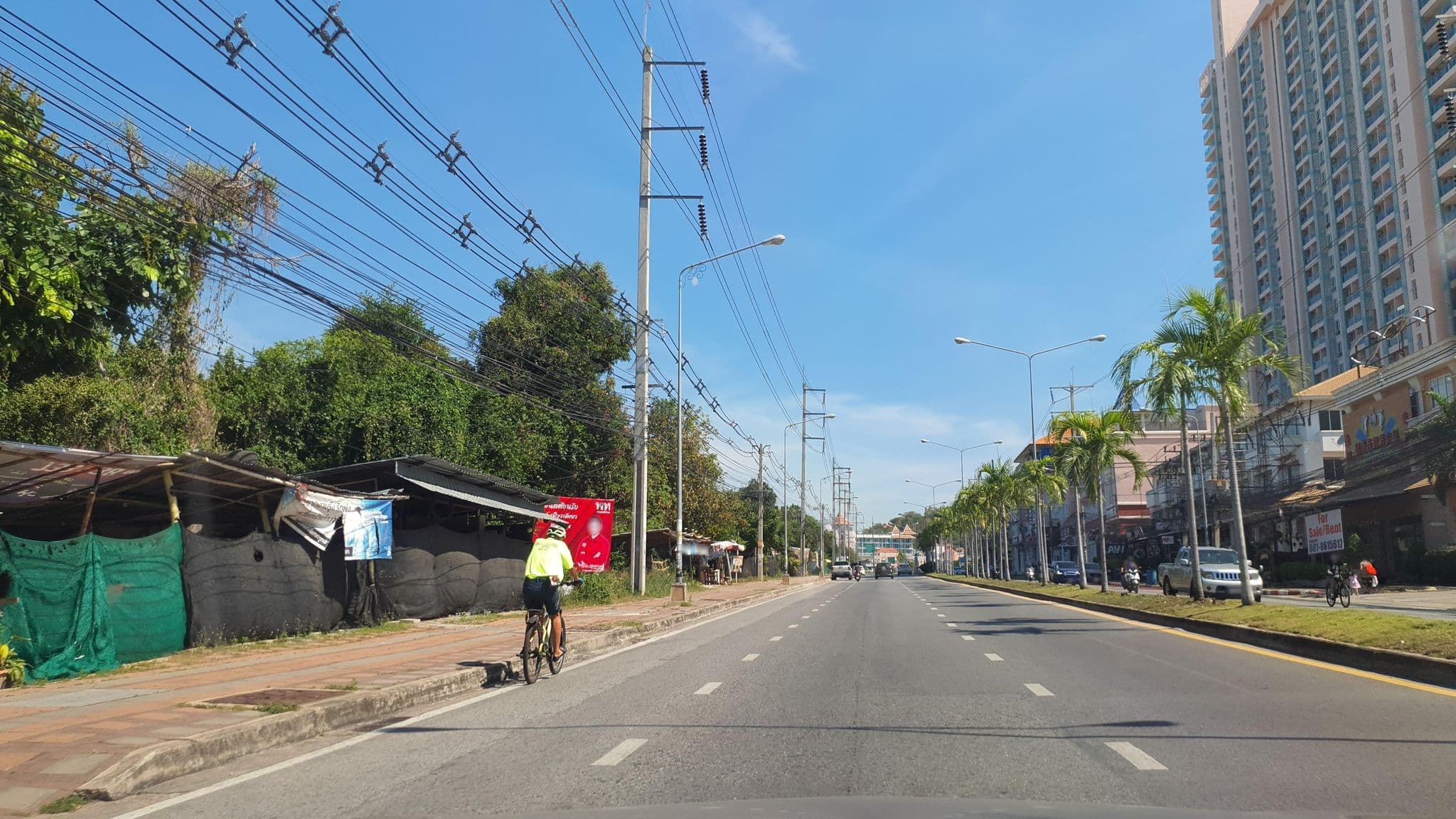 Street view near The Dale Pattaya Boutique Hotel & Spa, Pattaya — © jrcarlsen (CC BY-SA · Mapillary)