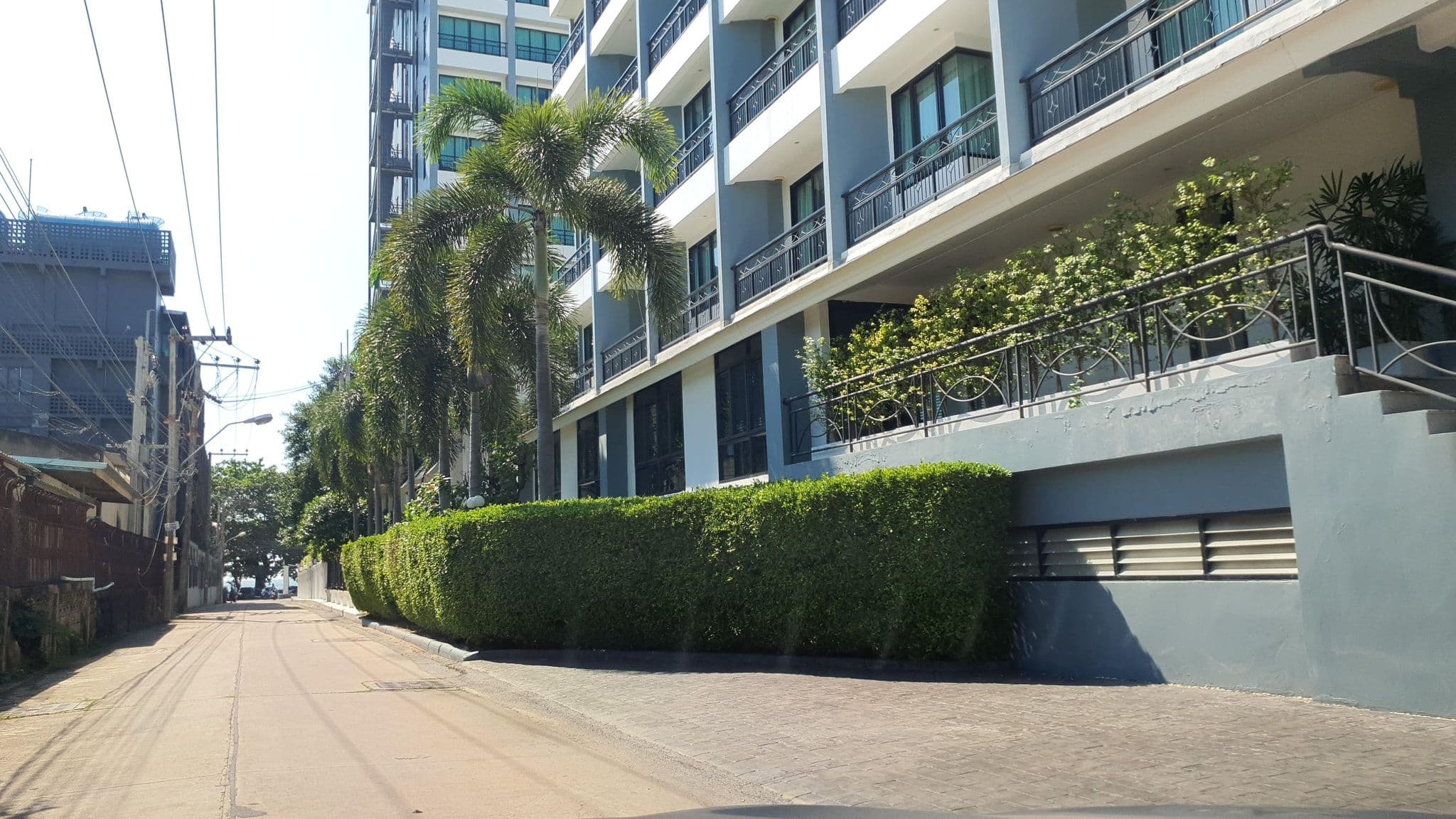Street view near Bay Beach Resort, Pattaya