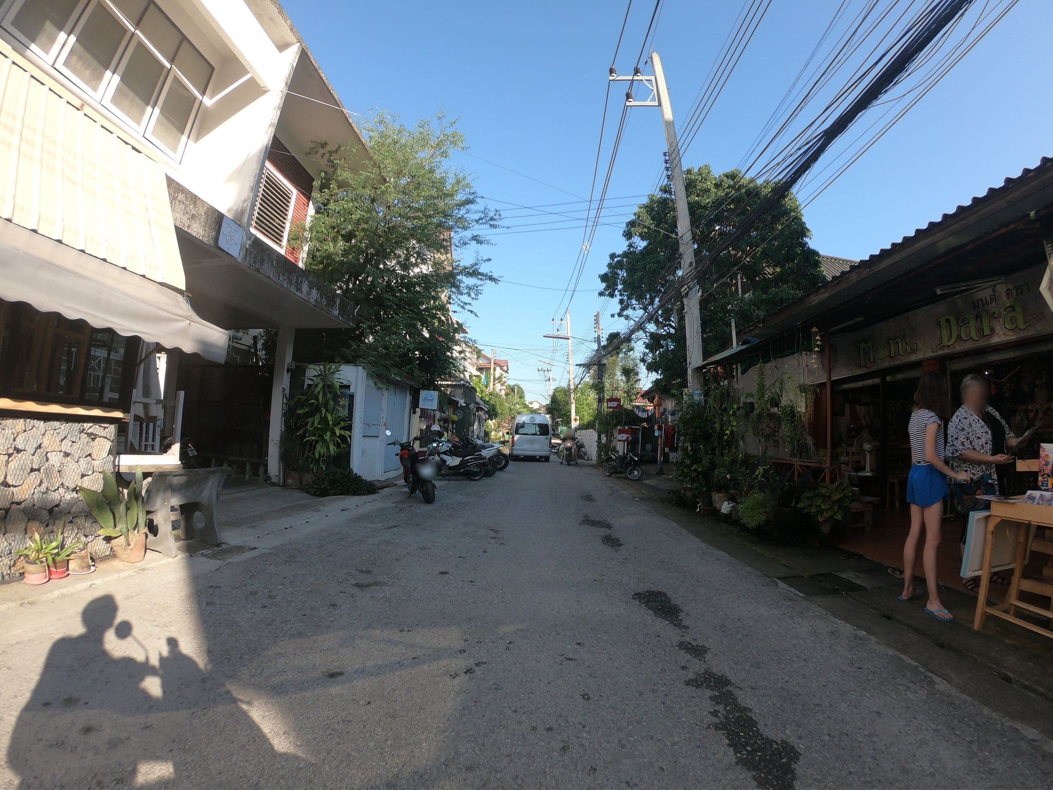 Street view near Manee House, Chiang Mai — © chanuwath_grab (CC BY-SA · Mapillary)