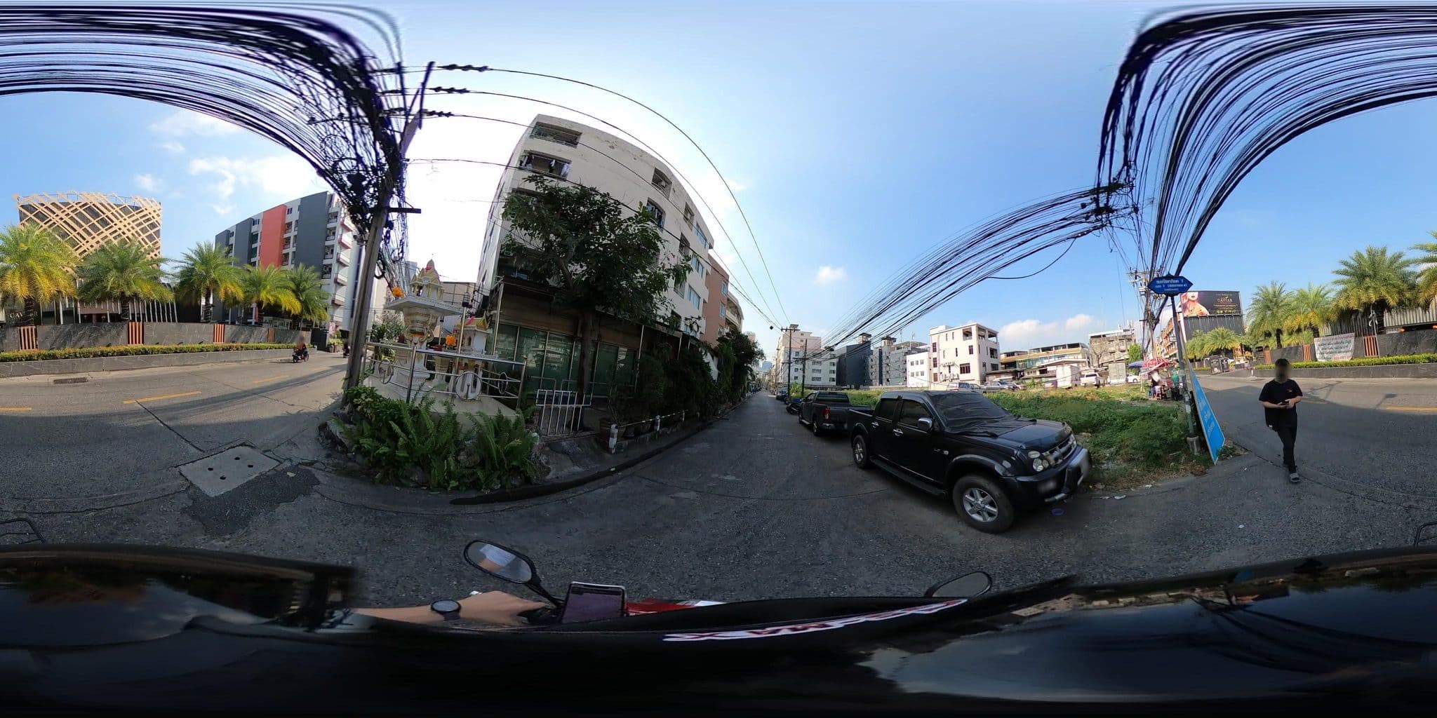 Street view near JPR Ratchada, Huai Khwang — © NatchaponJ (CC BY-SA · Mapillary)
