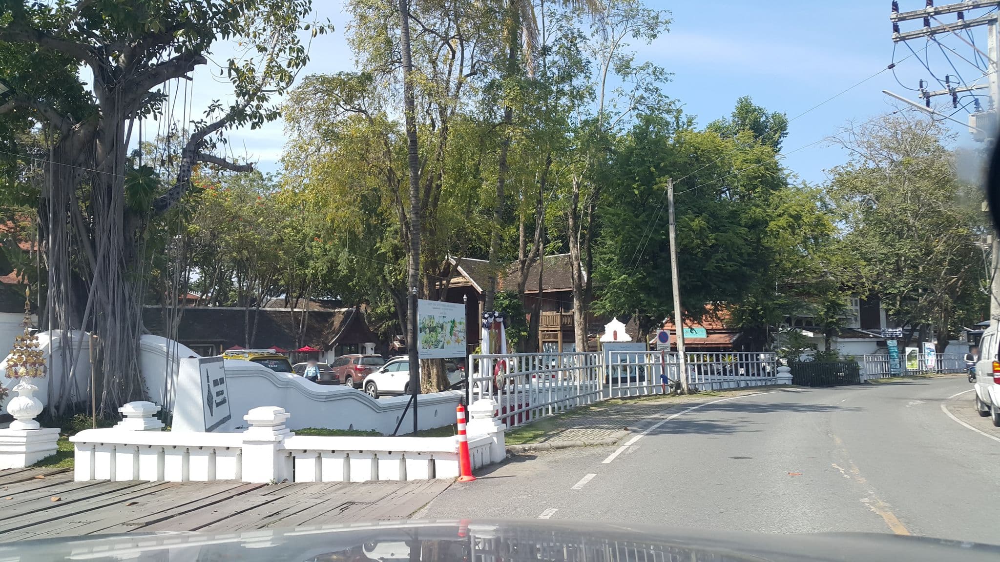 Street view near Bann Tazala, Chiang Mai