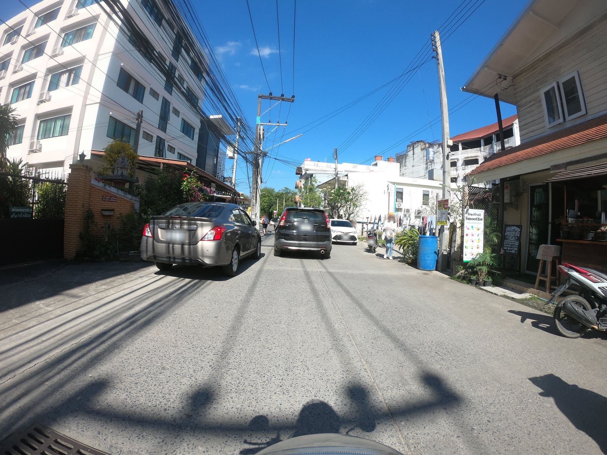 Street view near The Siriuk Apartment 2, Chiang Mai