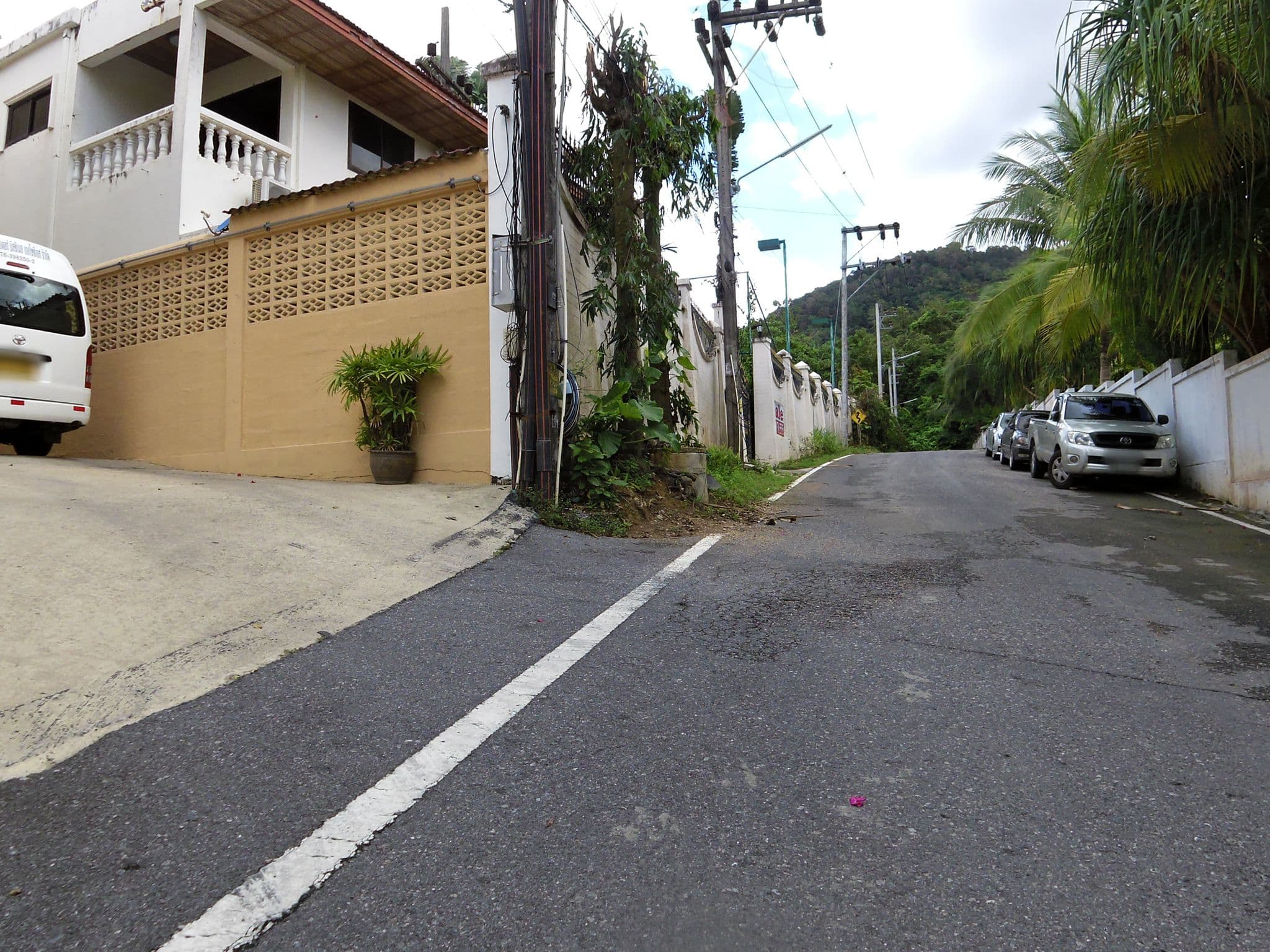 Street view near Pacific Club Resort, Ban Karon — © skillsy (CC BY-SA · Mapillary)