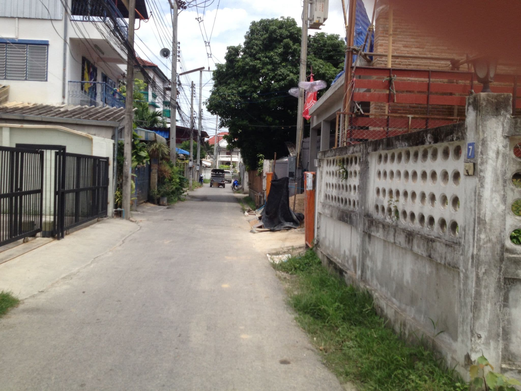 Street view near Cozy Inn, Chiang Mai
