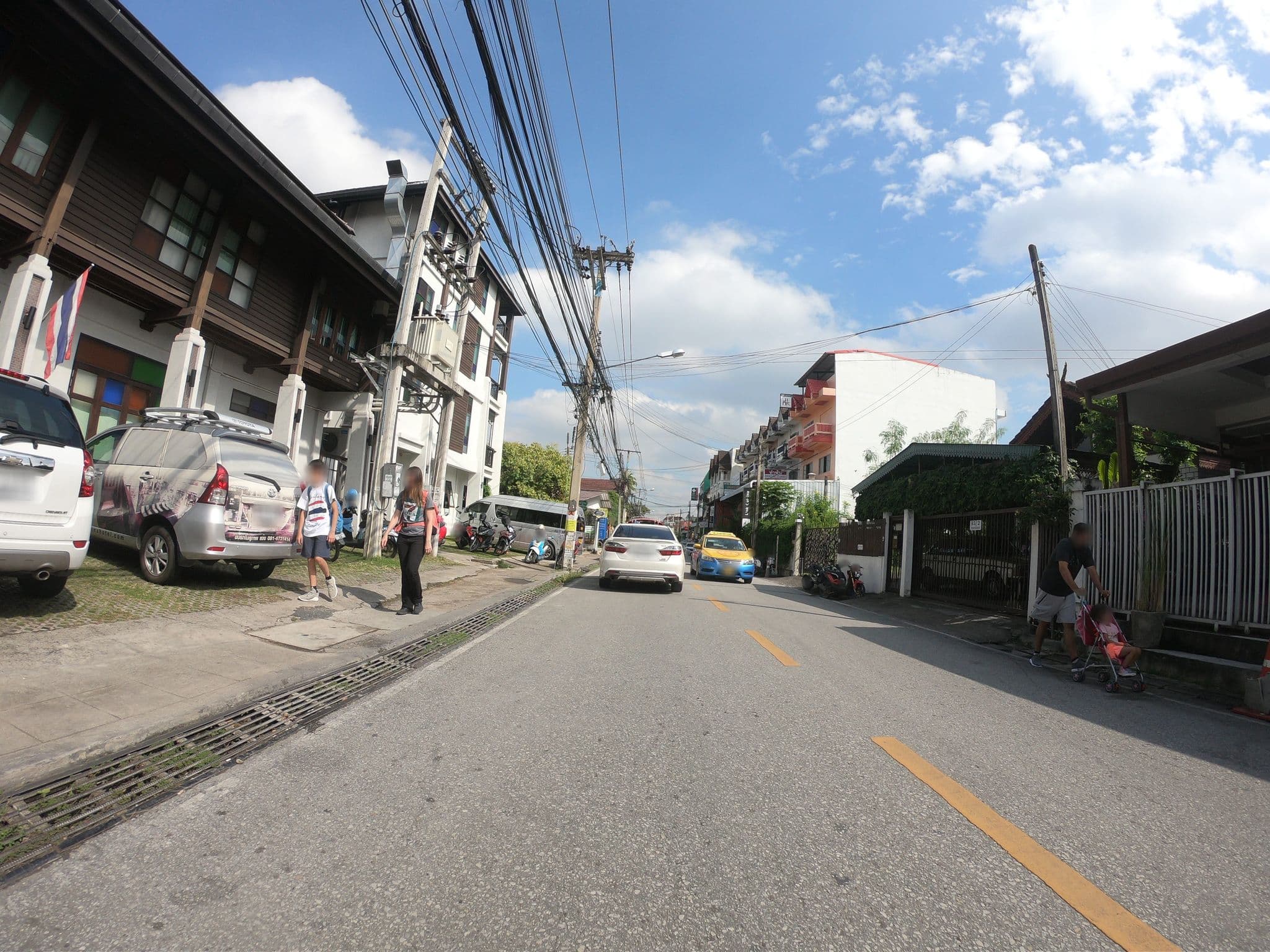 Street view near De Lanna Hotel, Chiang Mai — © chanuwath_grab (CC BY-SA · Mapillary)