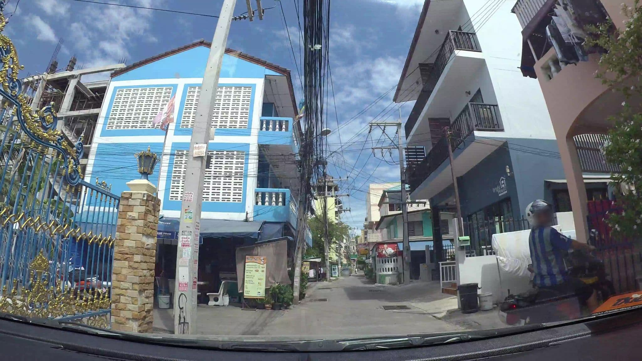 Street view near Service Mansion, Pattaya