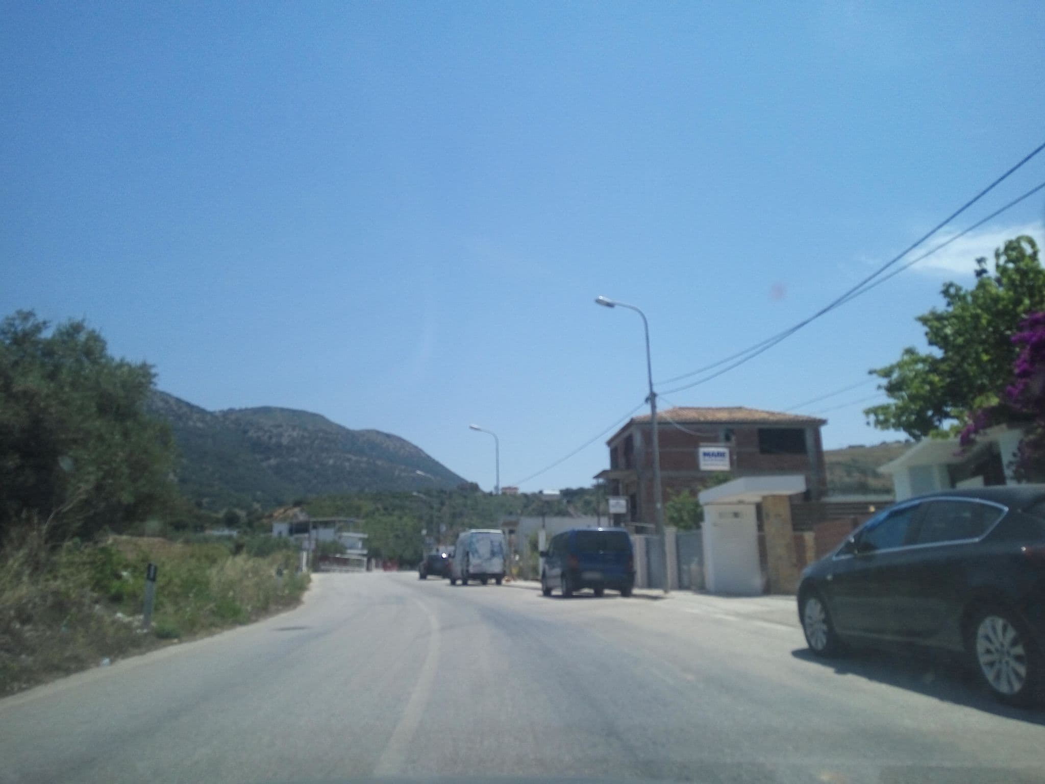 Street view near Mare Bed&Breakfast, Himarë — © ardob11 (CC BY-SA · Mapillary)
