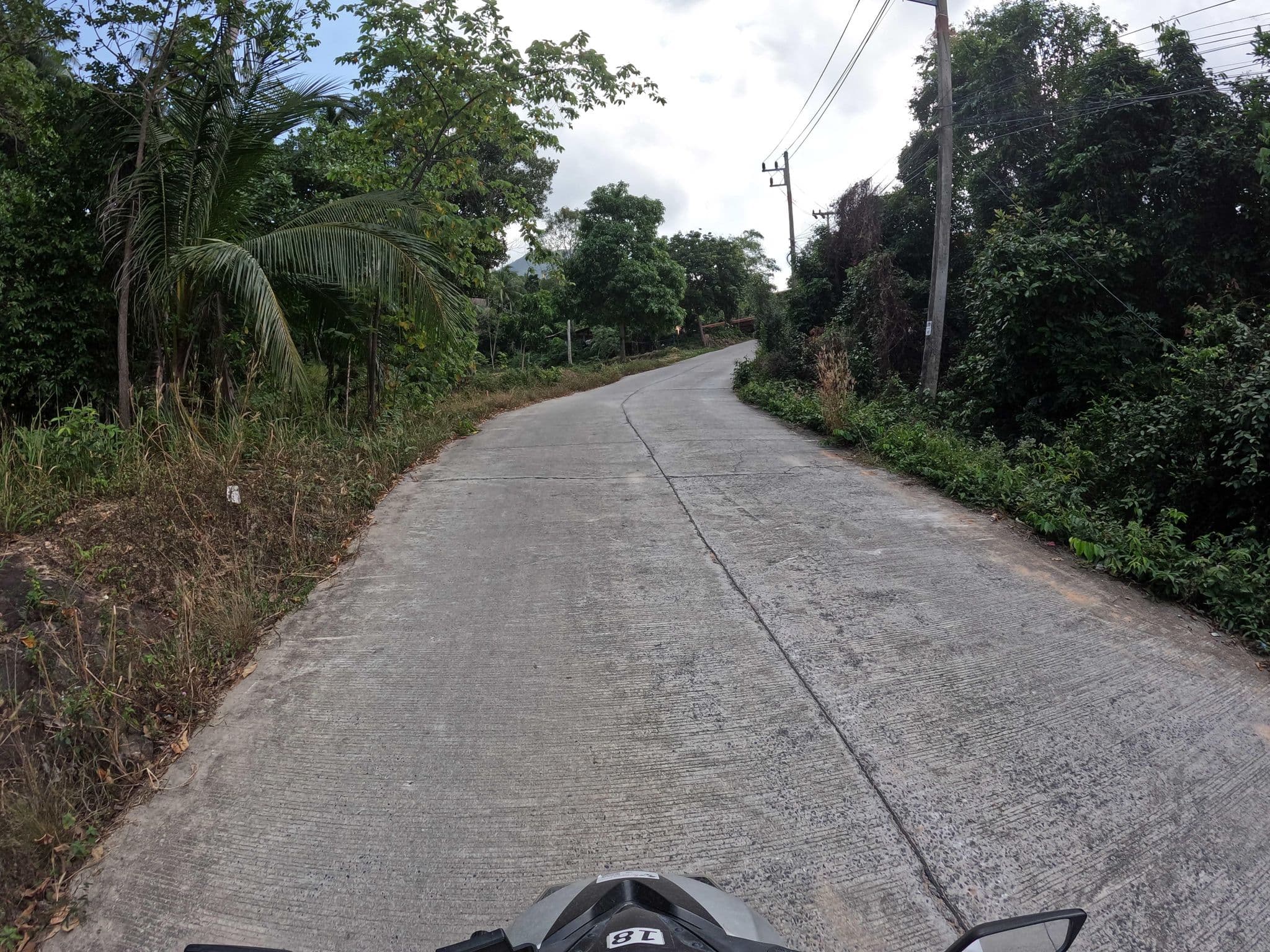 Street view near Belvedere Bungalows, Ko Pha Ngan — © lucomsky (CC BY-SA · Mapillary)
