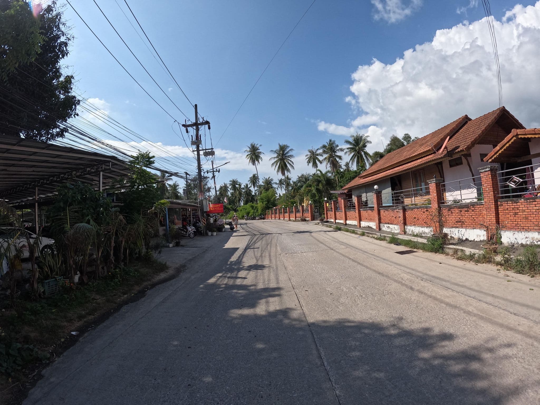 Street view near Baan Nai Wok, Ko Pha Ngan — © lucomsky (CC BY-SA · Mapillary)