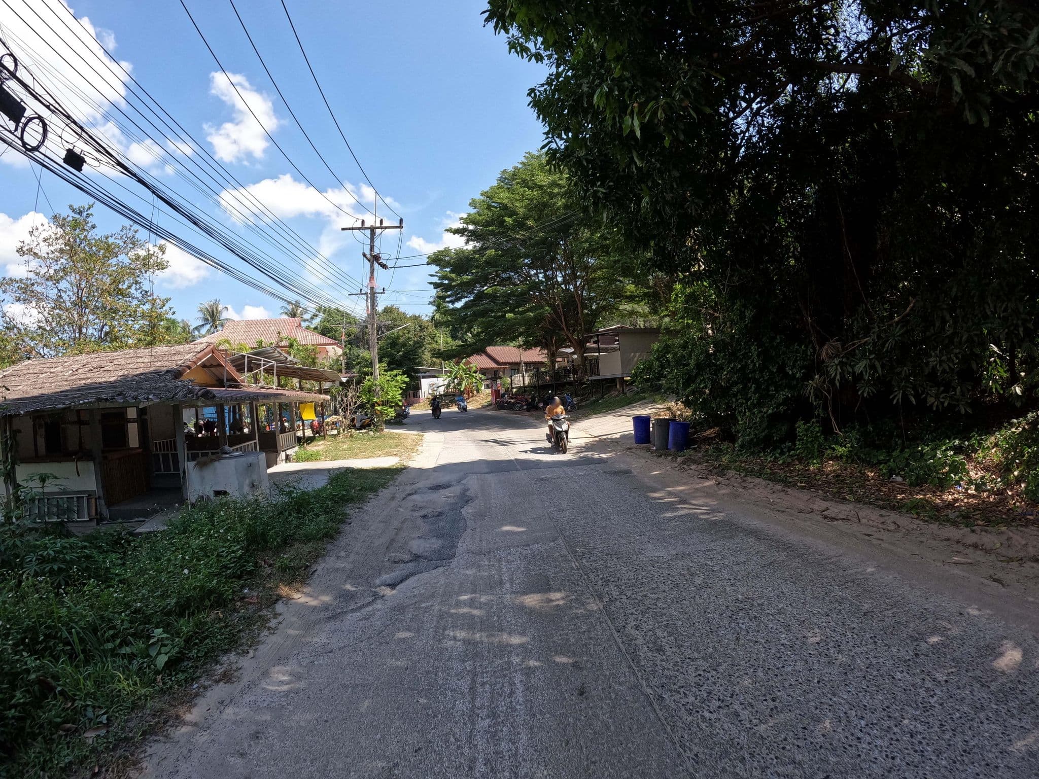 Street view near Kanjai House, Ko Pha Ngan